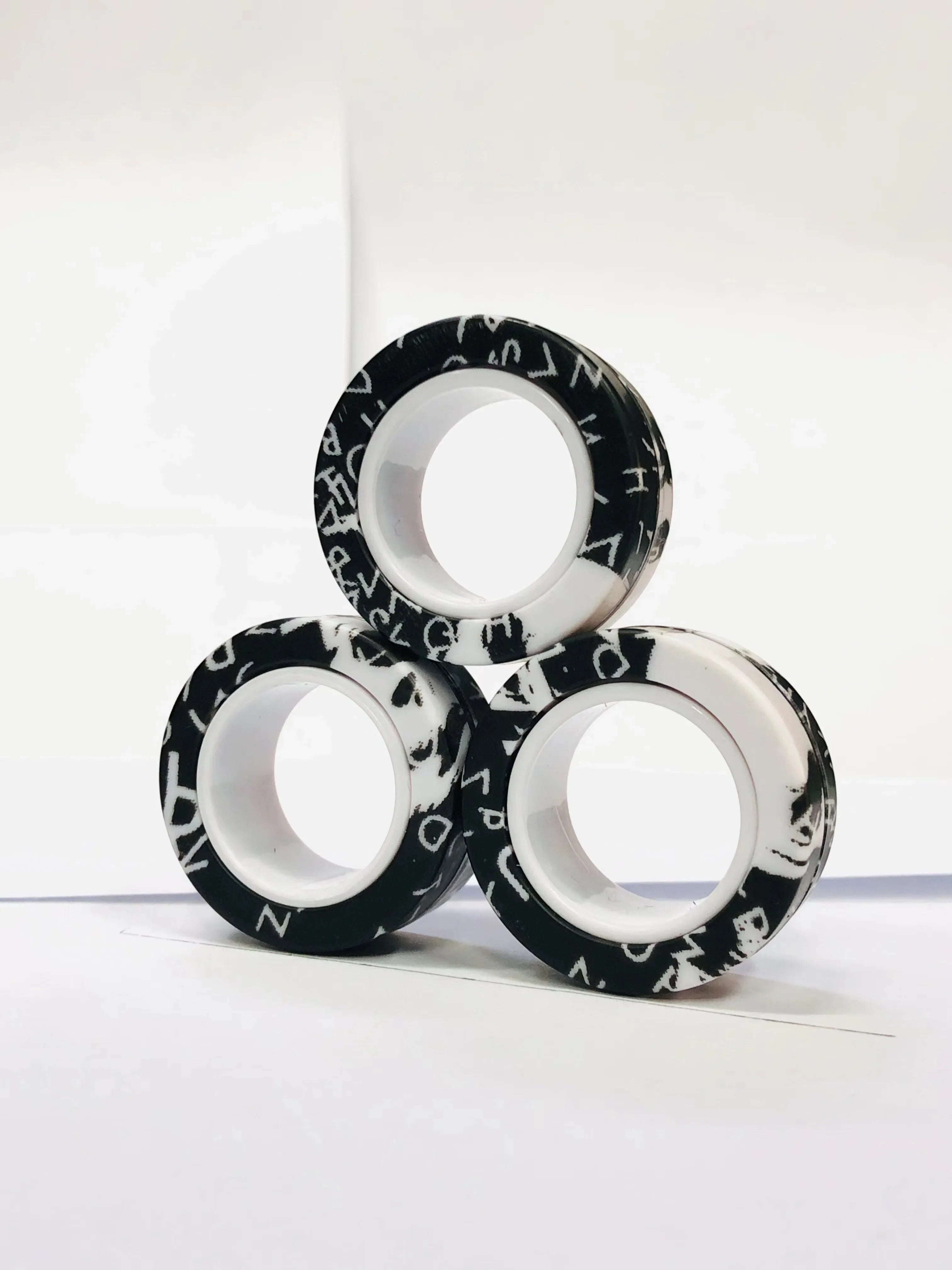 Magnetic Fidget Rings Set 3Pcs Stress Relief Spinner Black Graffiti - Tophatter Daily Deals