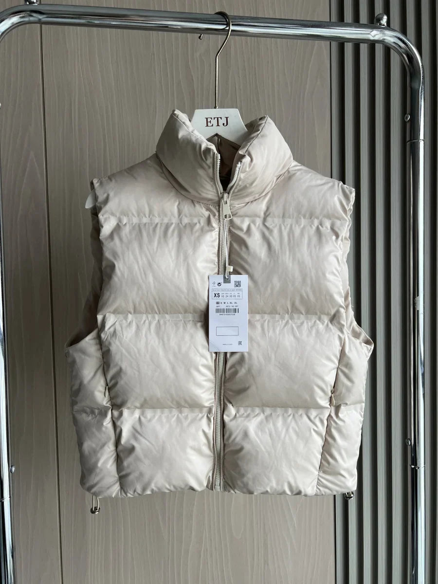 Insulating Women’s Puffer Vest - Oversized Quilted Cotton - Tophatter Daily Deals