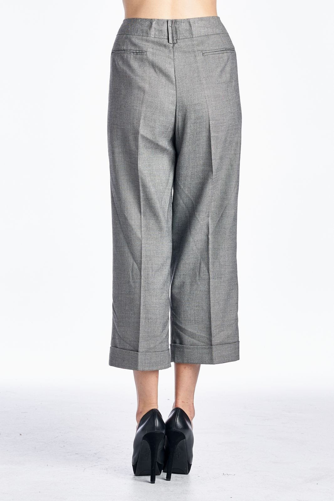 Larry Levine SPT Charcoal Stretch Capris Capris - Tophatter Daily Deals