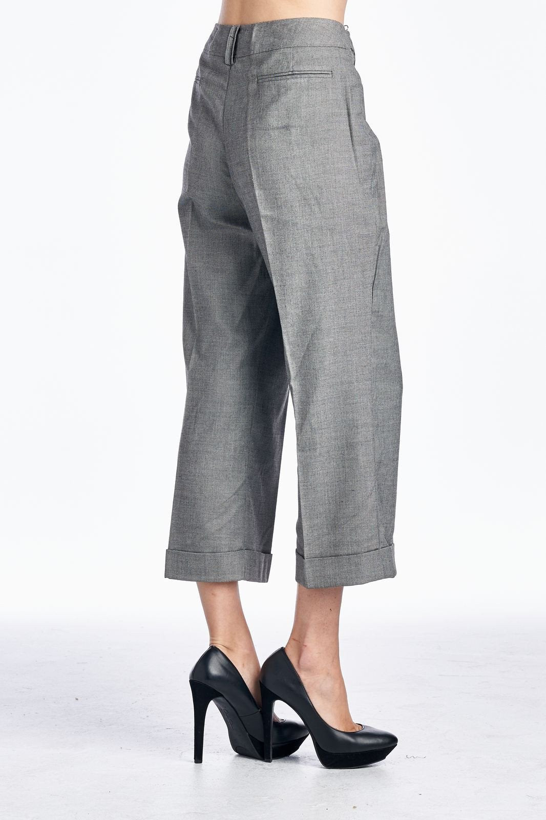 Larry Levine SPT Charcoal Stretch Capris Capris - Tophatter Daily Deals