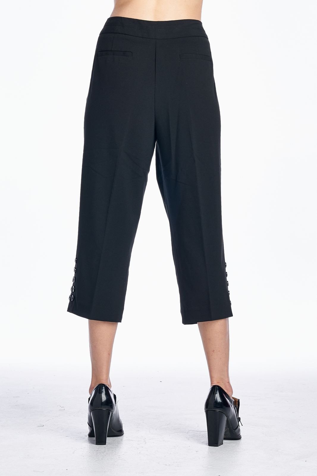 Women's Black Stretch Capris Capris - Tophatter Daily Deals