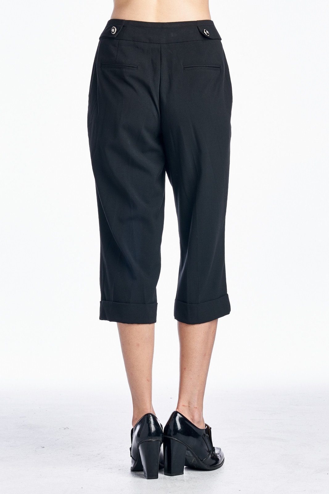 Larry Levine Capris Capris - Tophatter Daily Deals