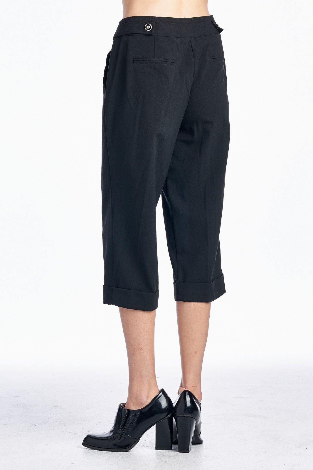 Larry Levine Capris Capris - Tophatter Daily Deals