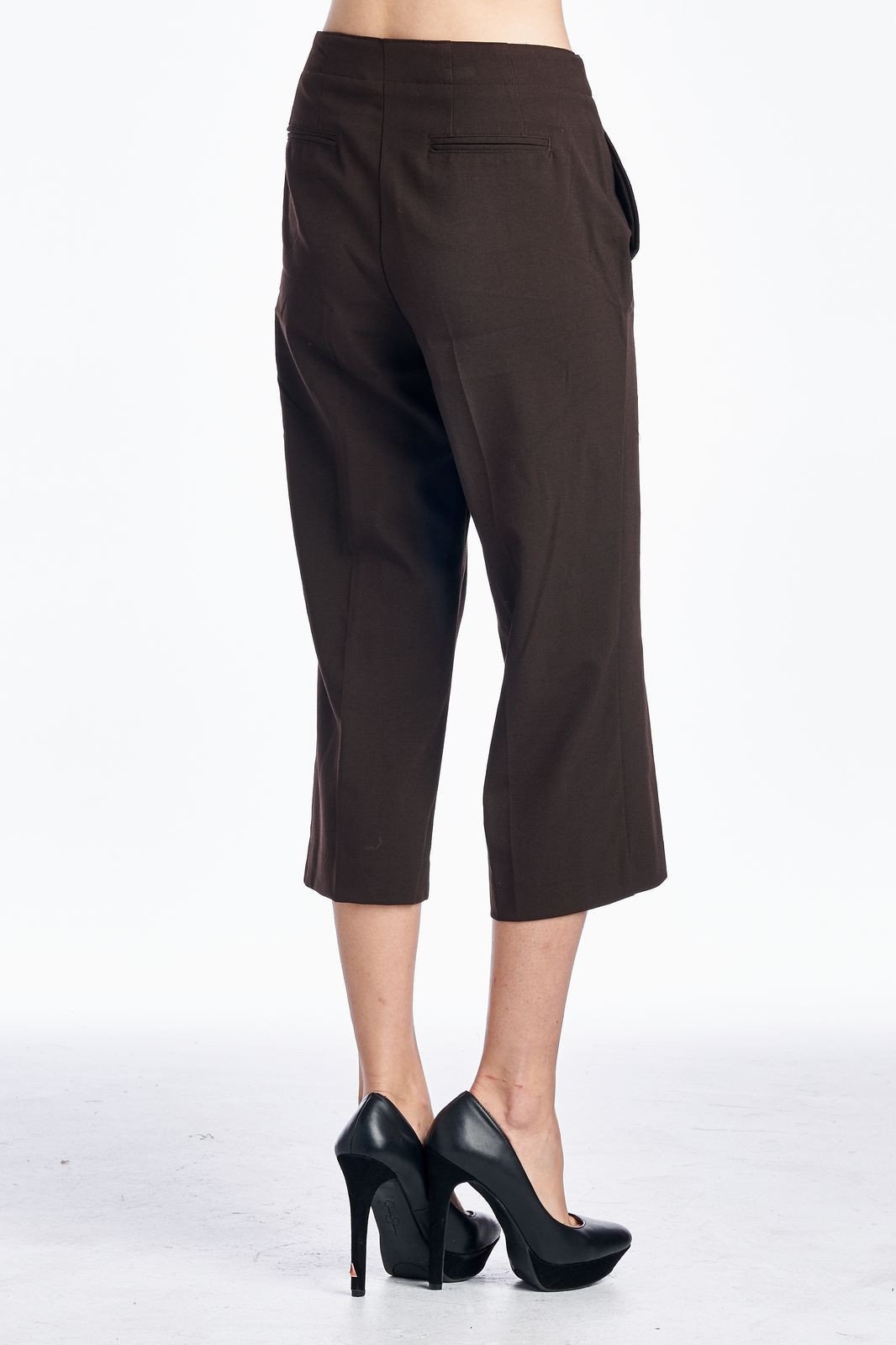 Larry Levine Capris Capris - Tophatter Daily Deals