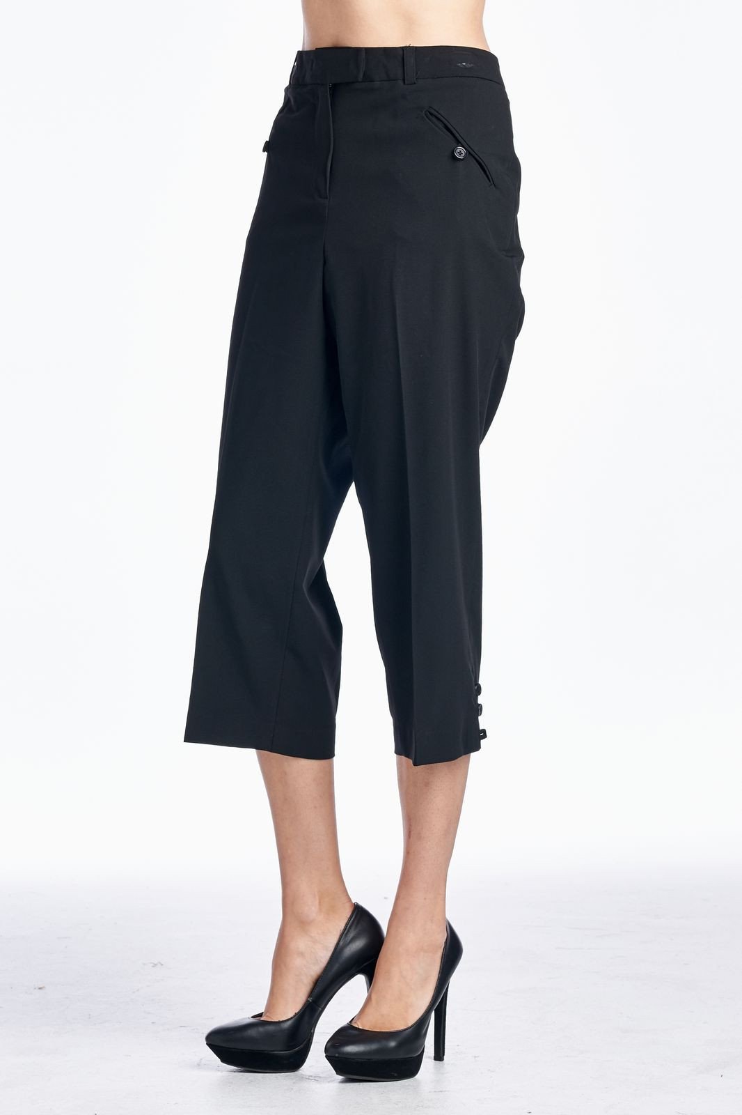 Larry Levine Sleek & Slim Capris Capris - Tophatter Daily Deals