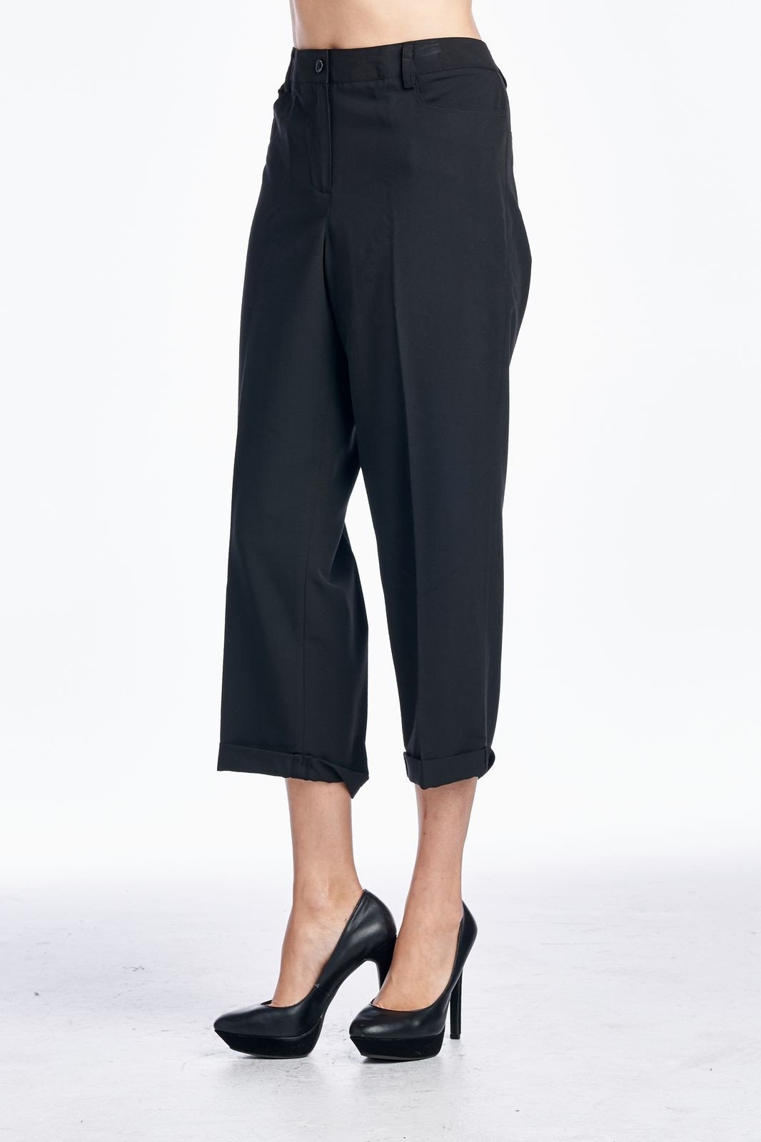Women's Black Sleek & Slim Capris Capris - Tophatter Daily Deals