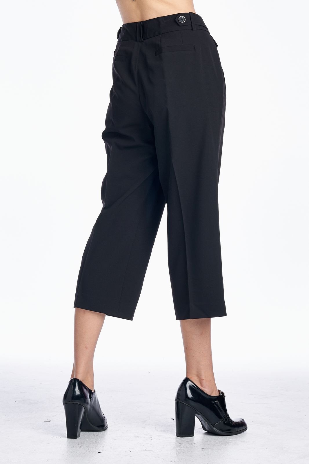 Larry Levine Stretch Tailored Capris Capris - Tophatter Daily Deals