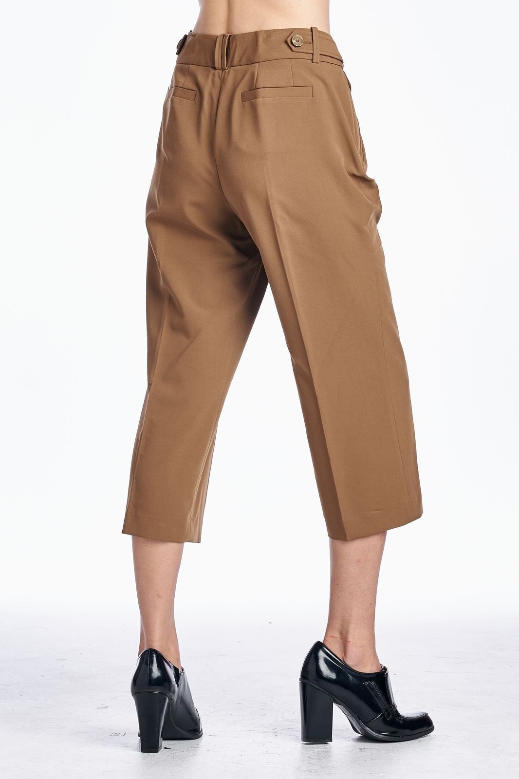 Larry Levine Stretch Tailored Capris Capris - Tophatter Daily Deals