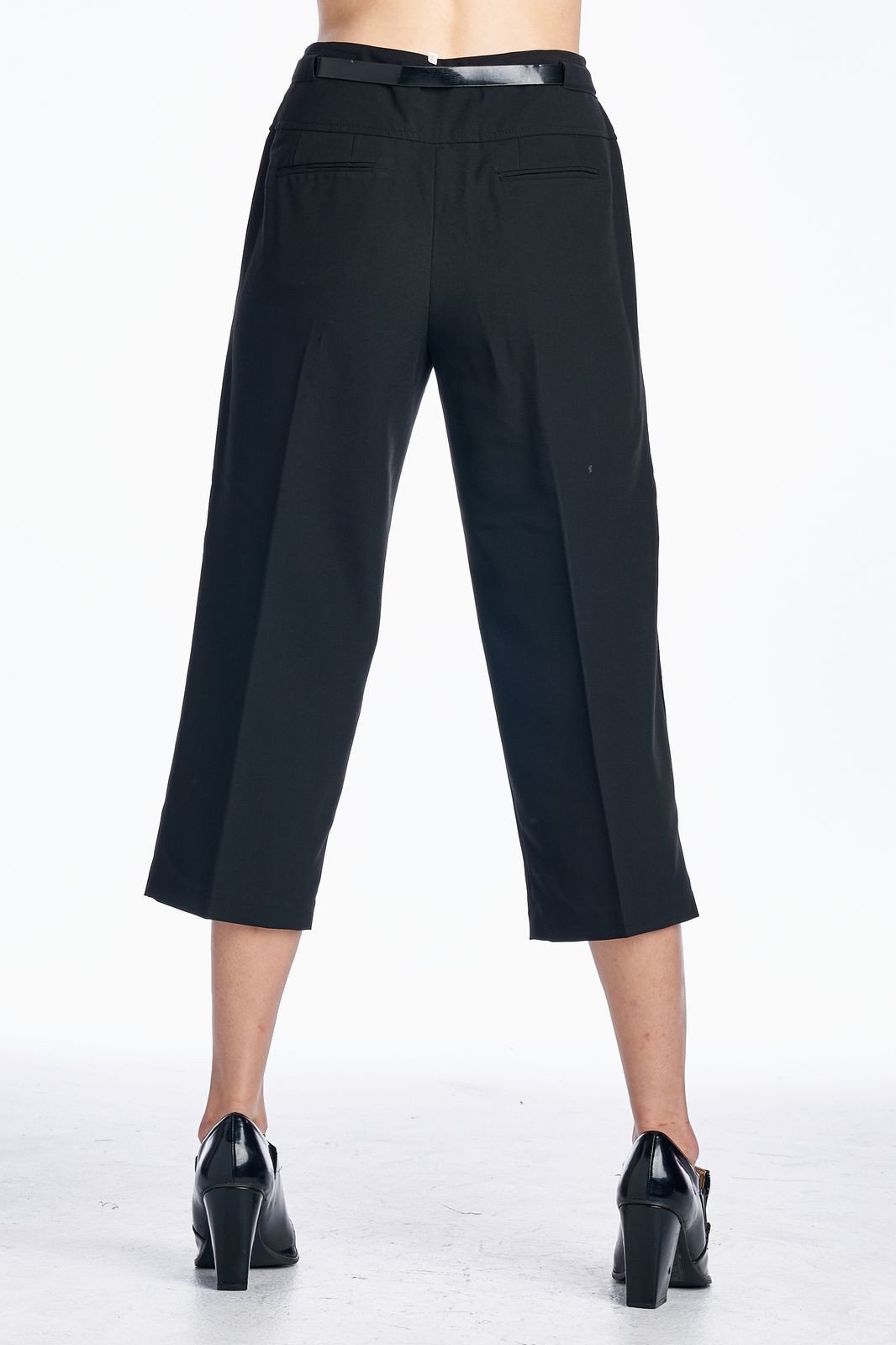 Larry Levine Stretch Capris with Belt Capris - Tophatter Daily Deals