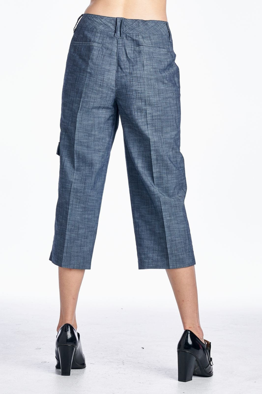 Larry Levine Capris Capris - Tophatter Daily Deals