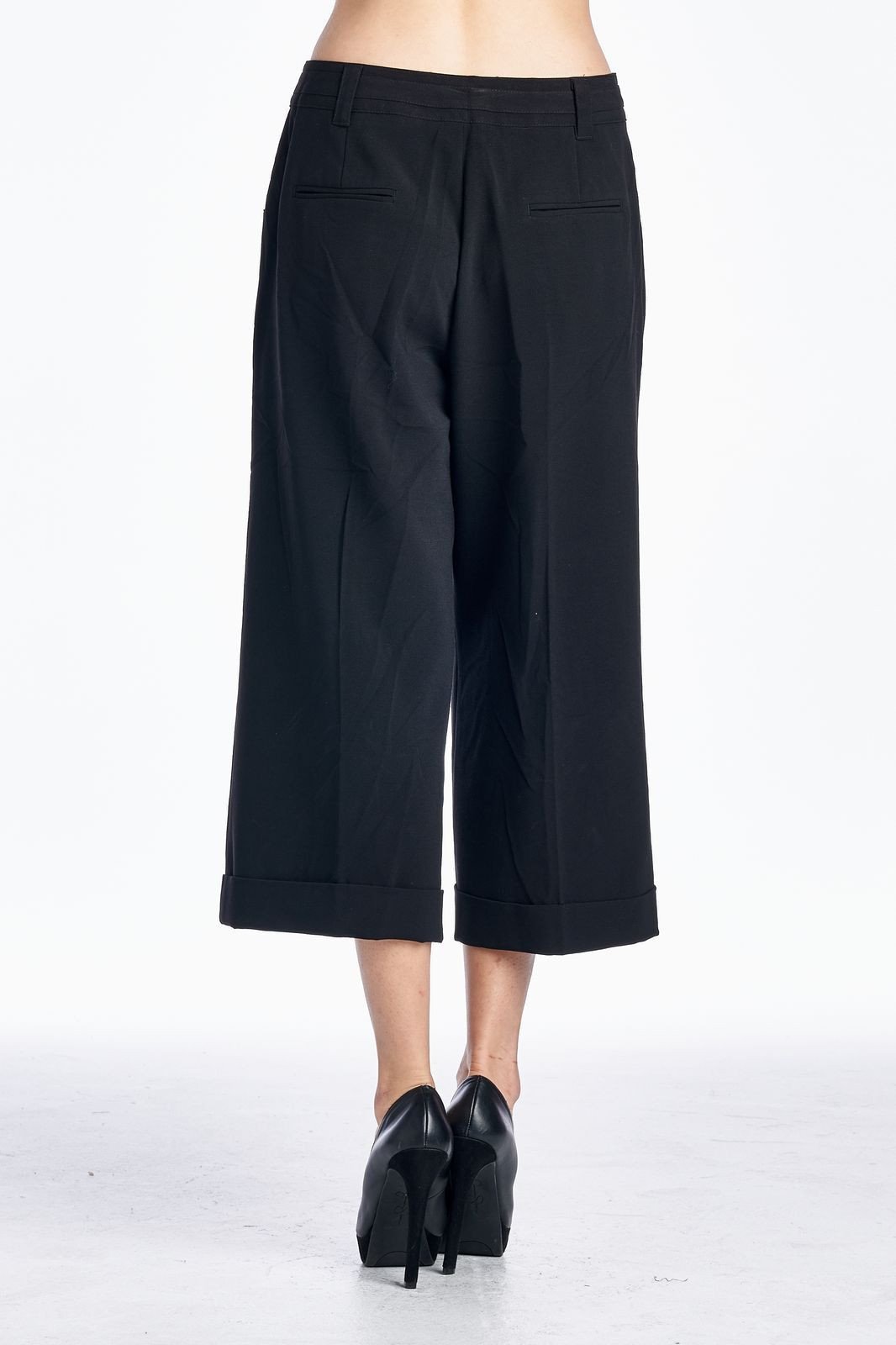 Larry Levine Stretch Capris Capris - Tophatter Daily Deals