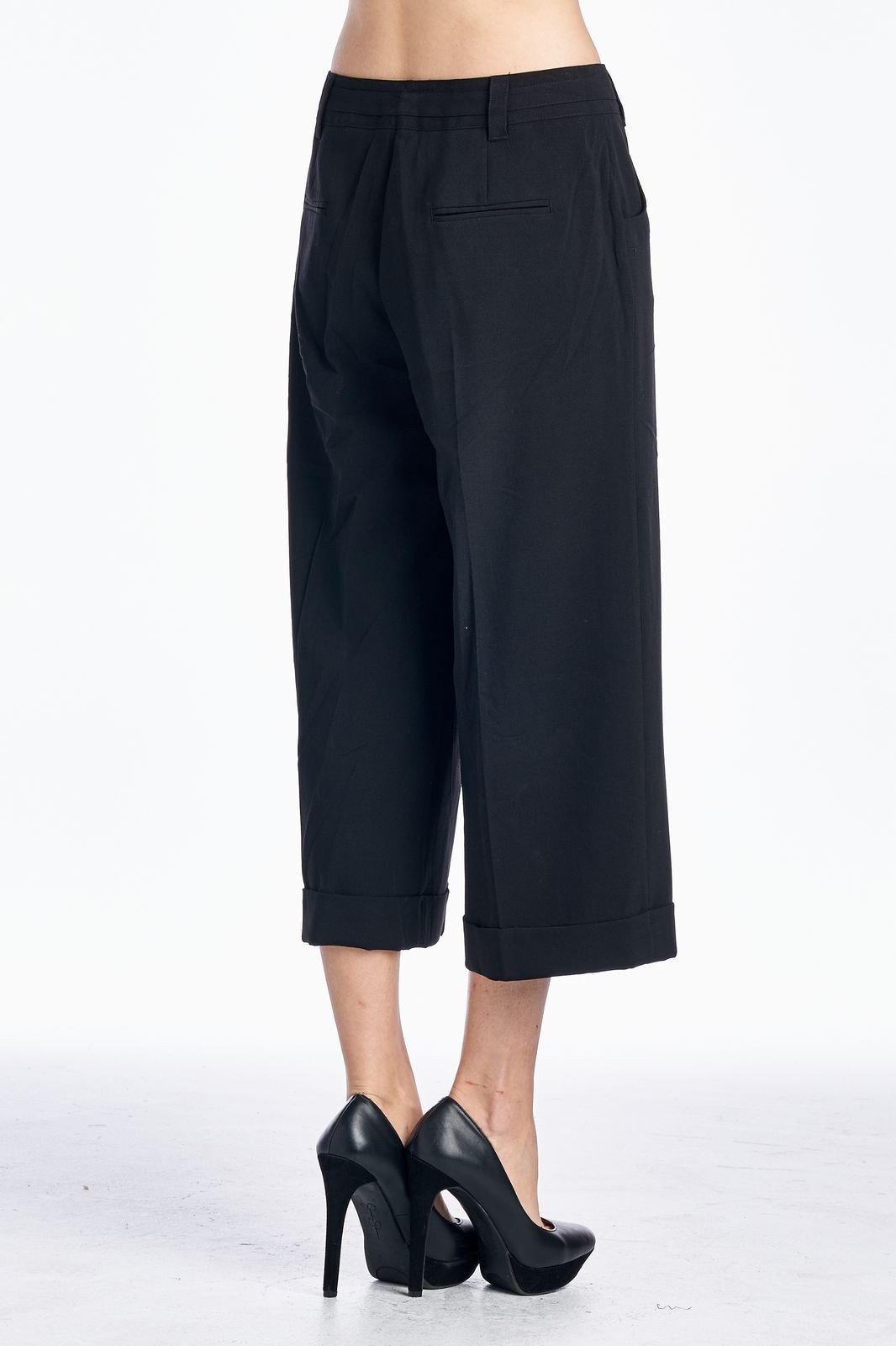 Larry Levine Stretch Capris Capris - Tophatter Daily Deals
