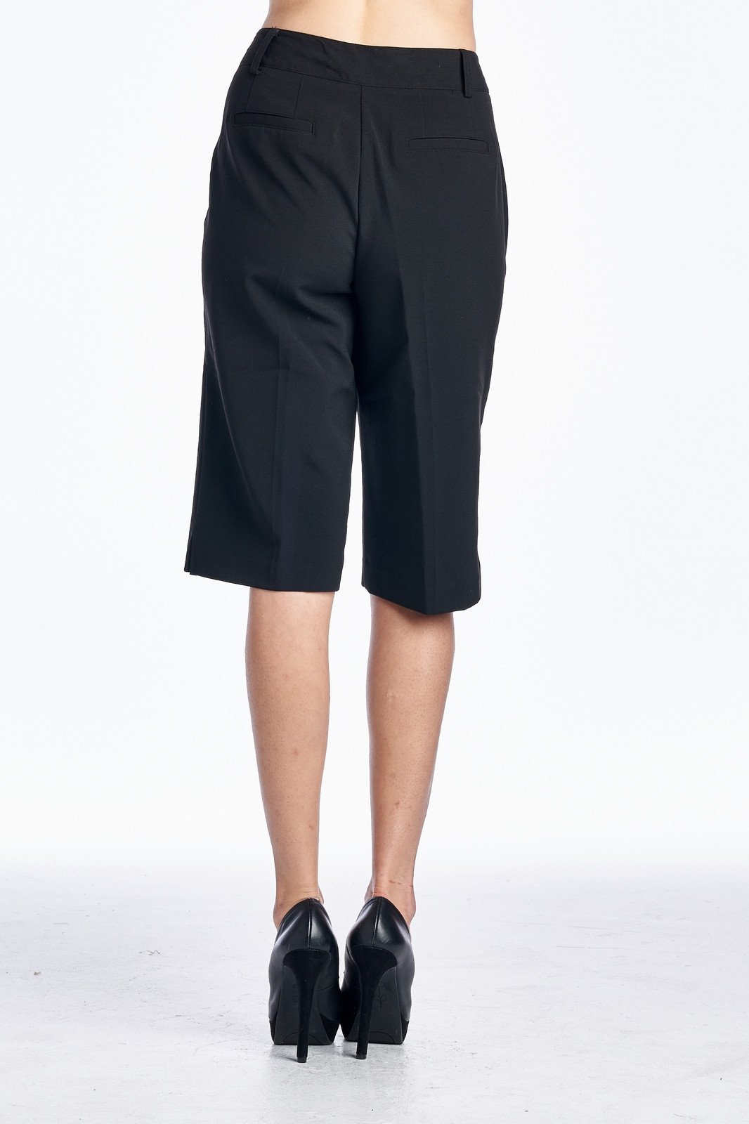 Larry Levine Stretch Capris with Zipper Pockets Capris - Tophatter Daily Deals