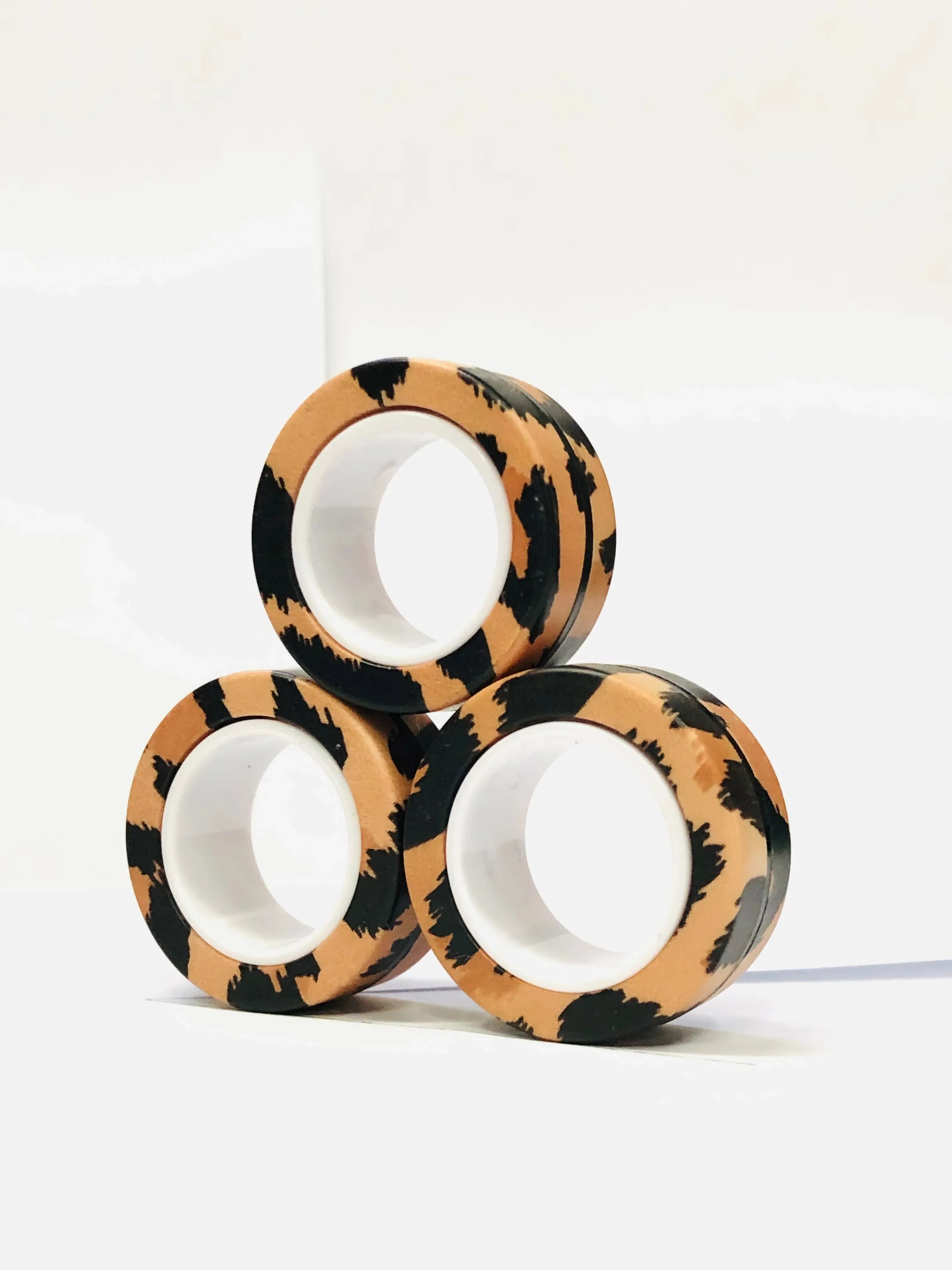 Magnetic Fidget Rings Set 3Pcs Stress Relief Spinner Leopard print - Tophatter Daily Deals
