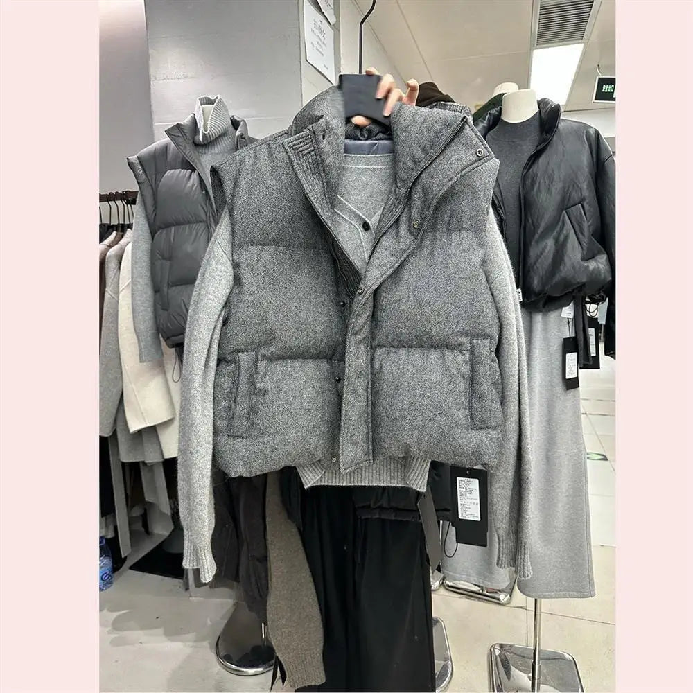 Warm Women's Puffer Vest - Boxy Quilted Polyester Winter - Tophatter Daily Deals