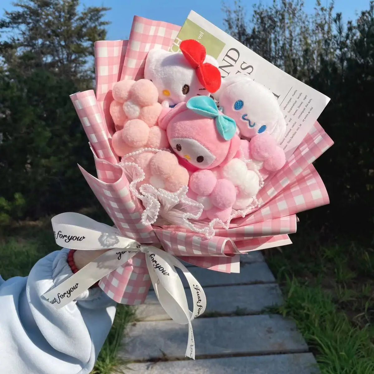 Sanrio Friends Mixed Plush Bouquet My Melody Kuromi Cinnamoroll Hello Kitty My Melody x Cinnamoroll x Hello Kitty x Pink Flowers - Tophatter Daily Deals