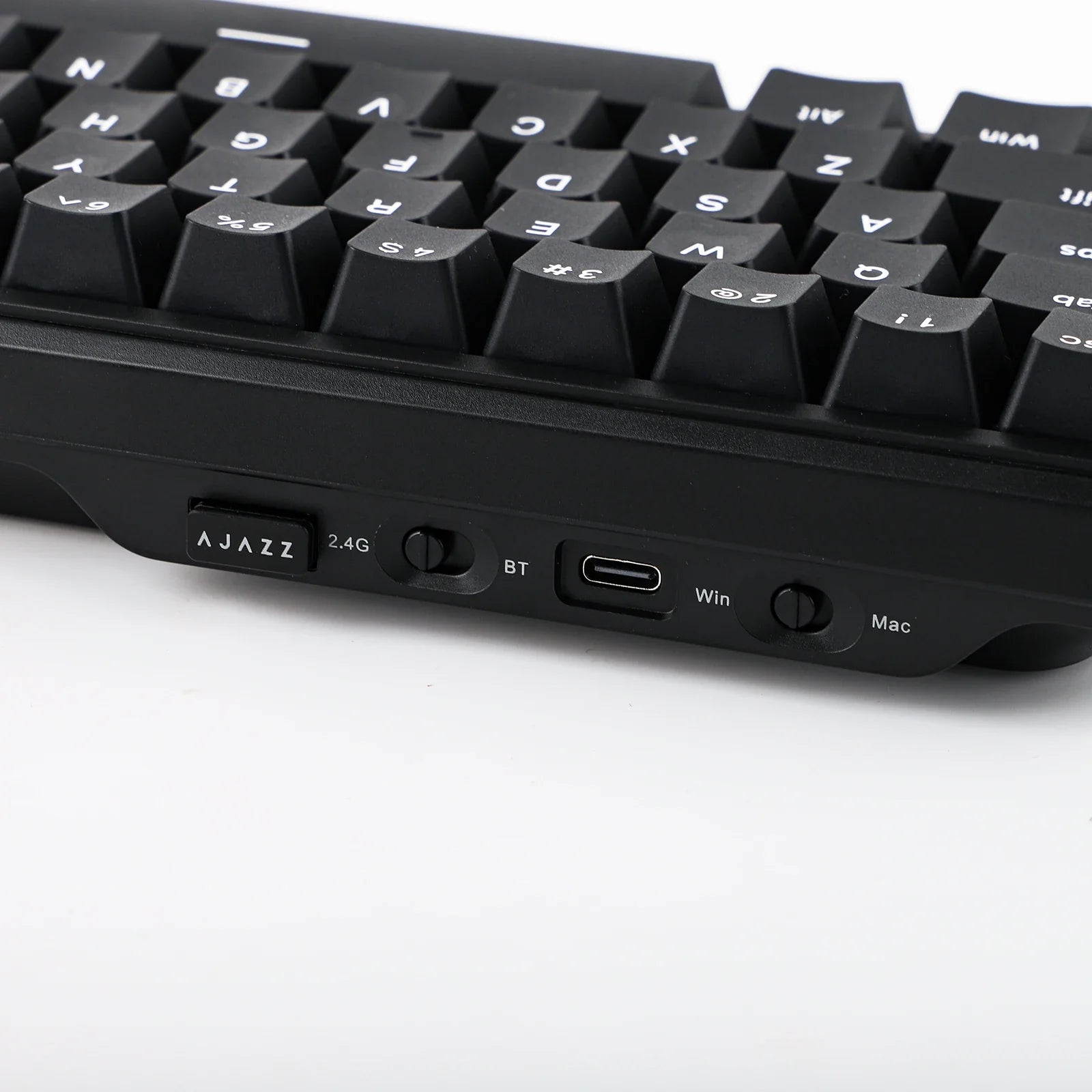 Mechanical Keyboard 68Key Wireless Bluetooth RGB Hall Effect - Tophatter Daily Deals