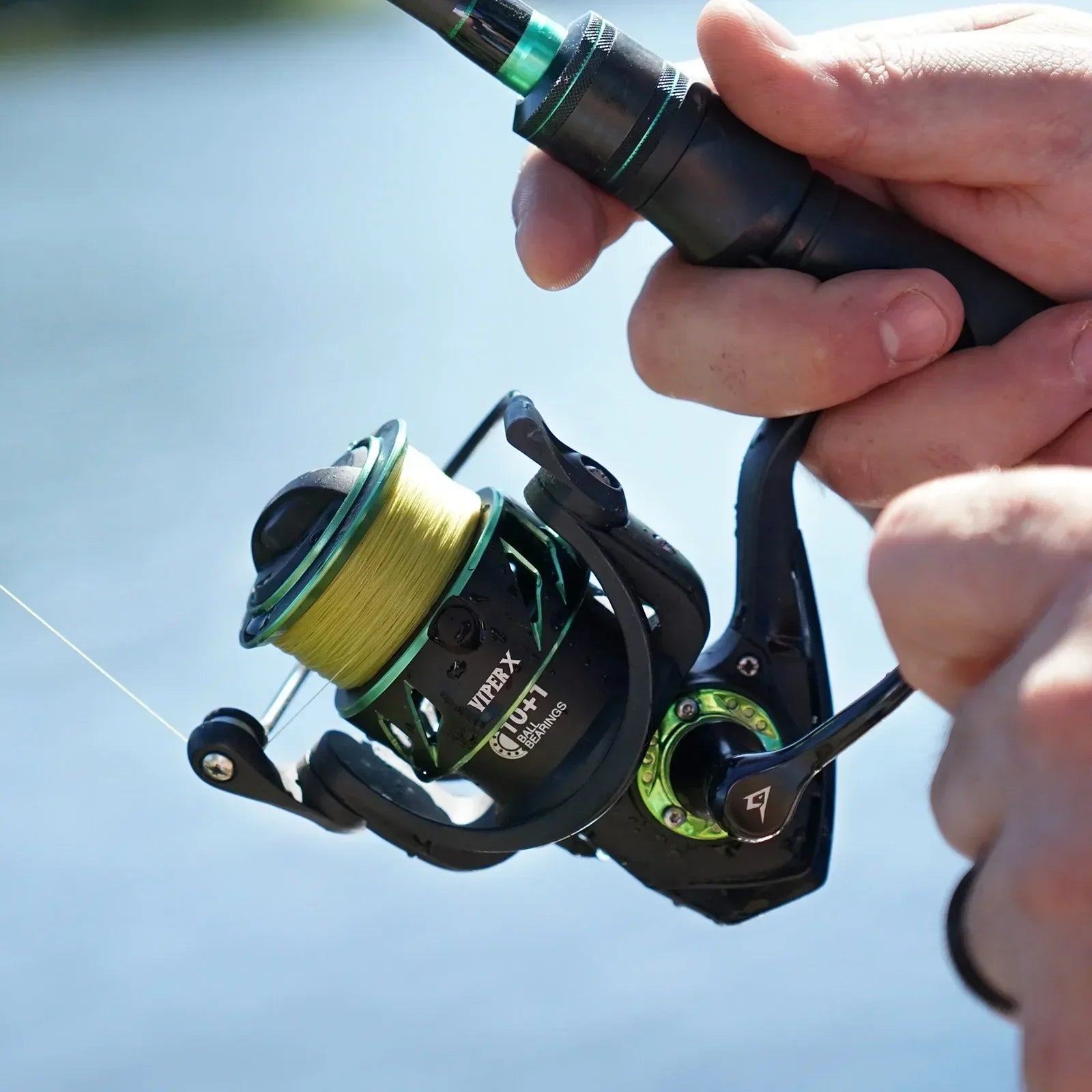 Spinning Fishing Reel 4000 Series High-Speed Green Outdoor > Fishing - Tophatter Daily Deals