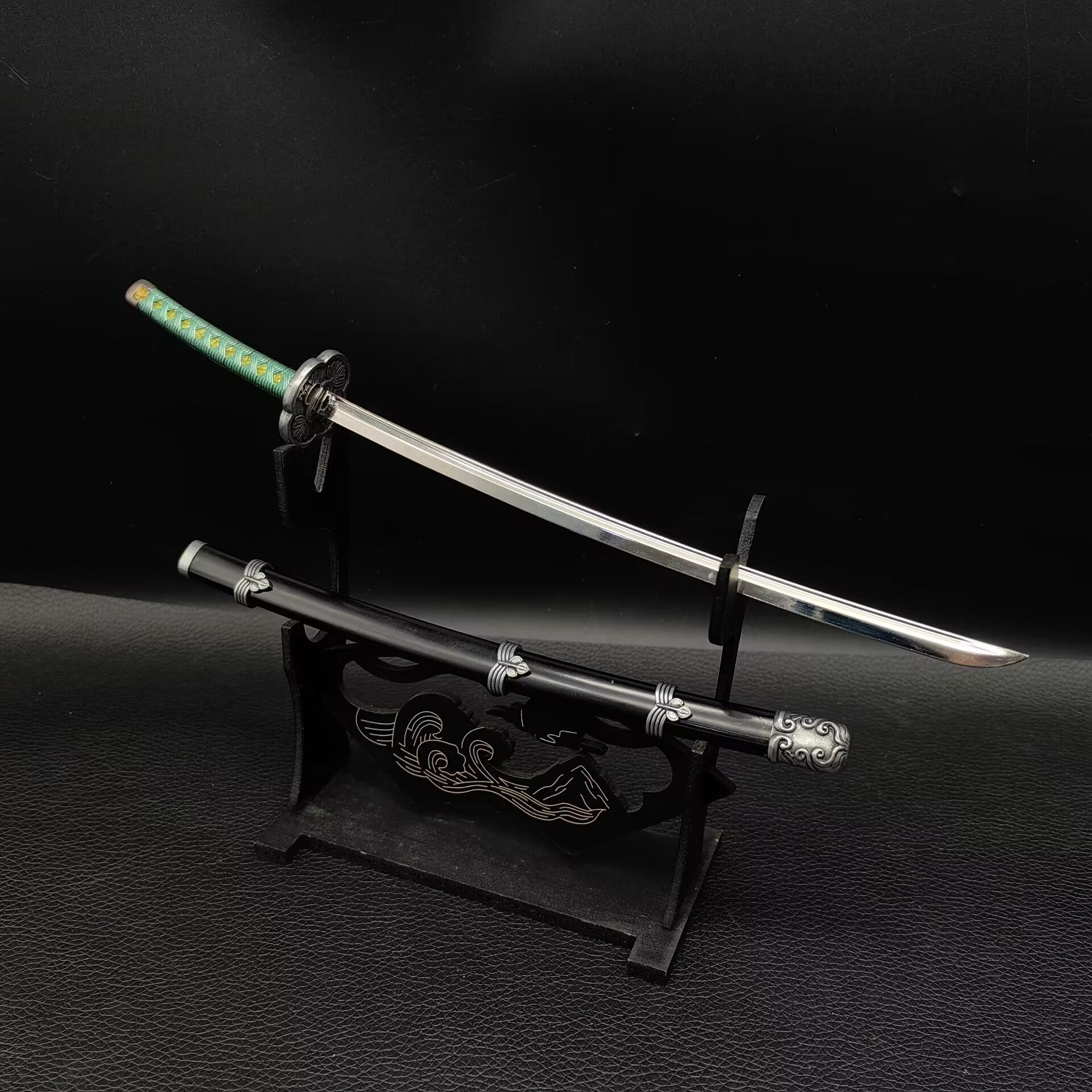 Kusabimaru Gracious Gift of Tears Open Gate Isshin Spear 4 In 1 Pack Kusabimaru & Stand - Tophatter Daily Deals