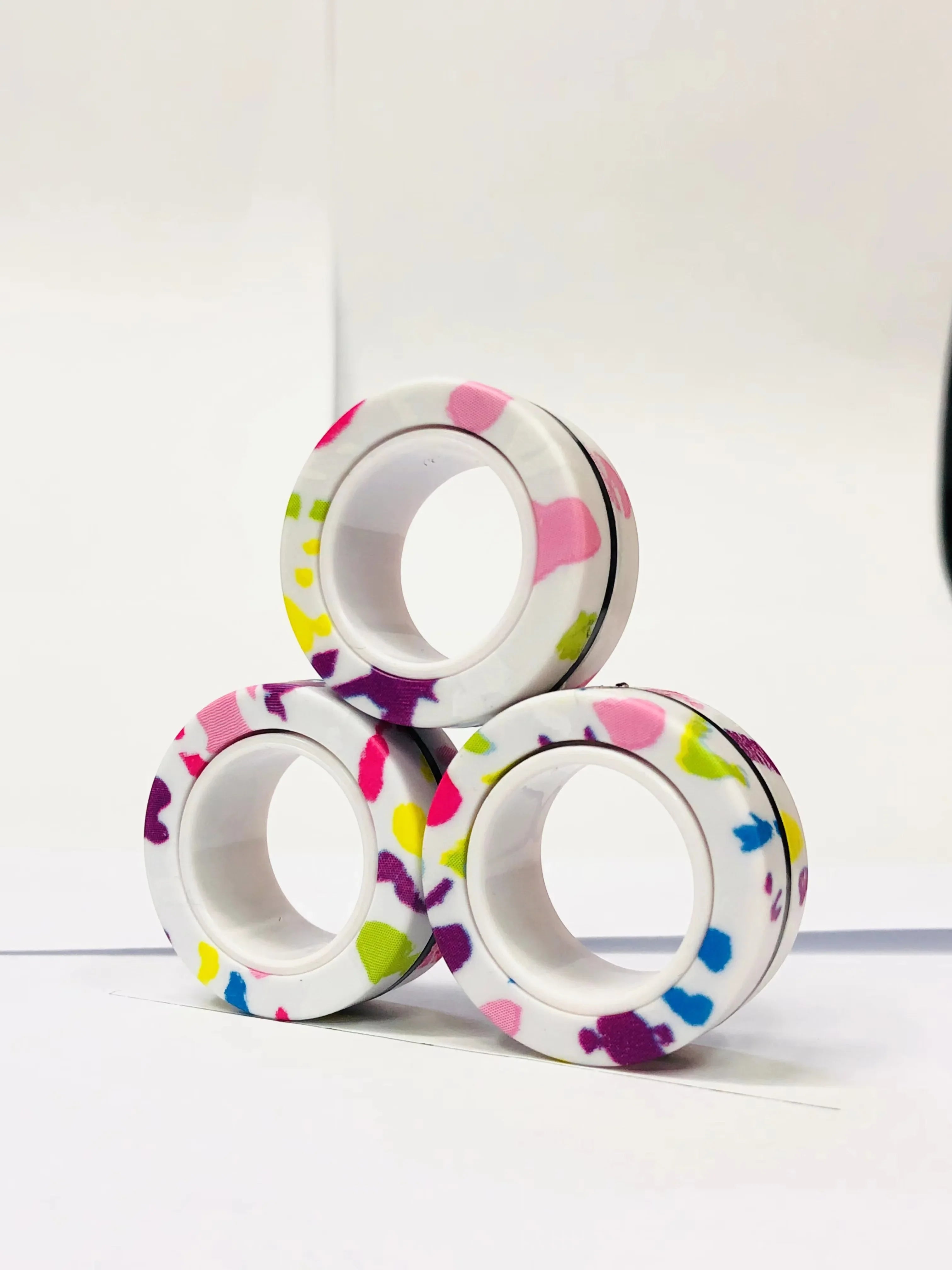 Magnetic Fidget Rings Set 3Pcs Stress Relief Spinner White Graffiti - Tophatter Daily Deals