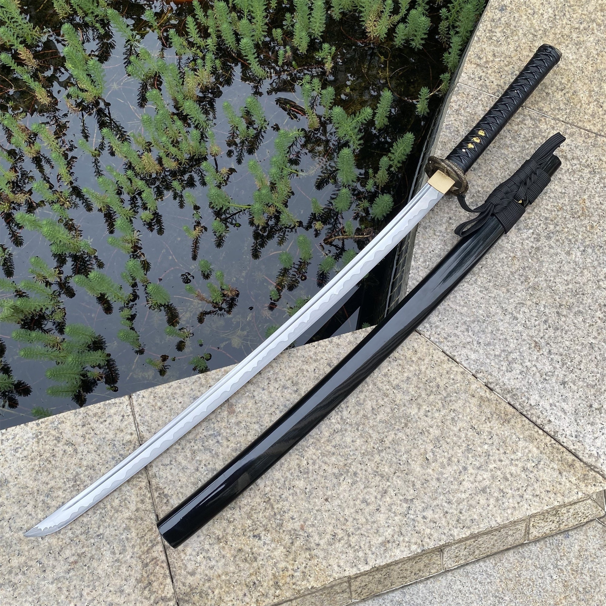 Skyrim Katana Blade Sword Akaviri Sword Manganese Steel IRL Replica - Tophatter Daily Deals