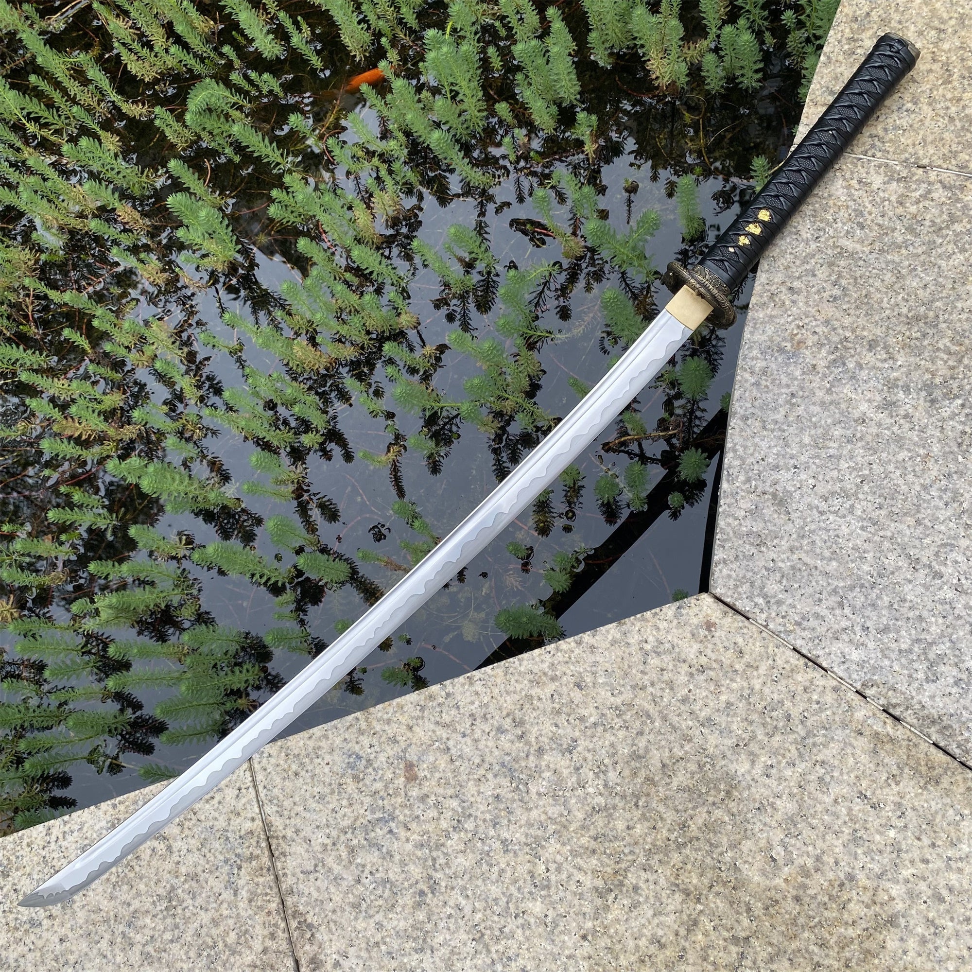 Skyrim Katana Blade Sword Akaviri Sword Manganese Steel IRL Replica - Tophatter Daily Deals