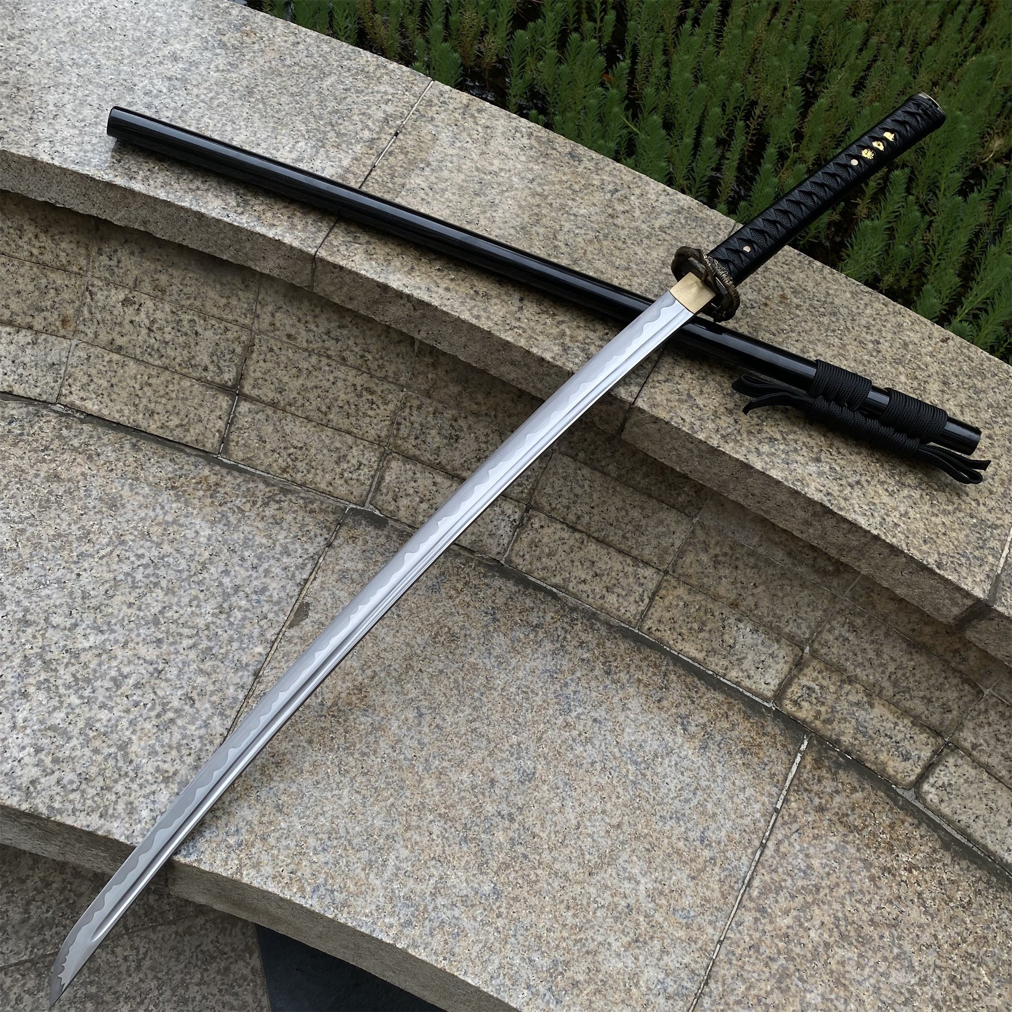 Skyrim Katana Blade Sword Akaviri Sword Manganese Steel IRL Replica - Tophatter Daily Deals