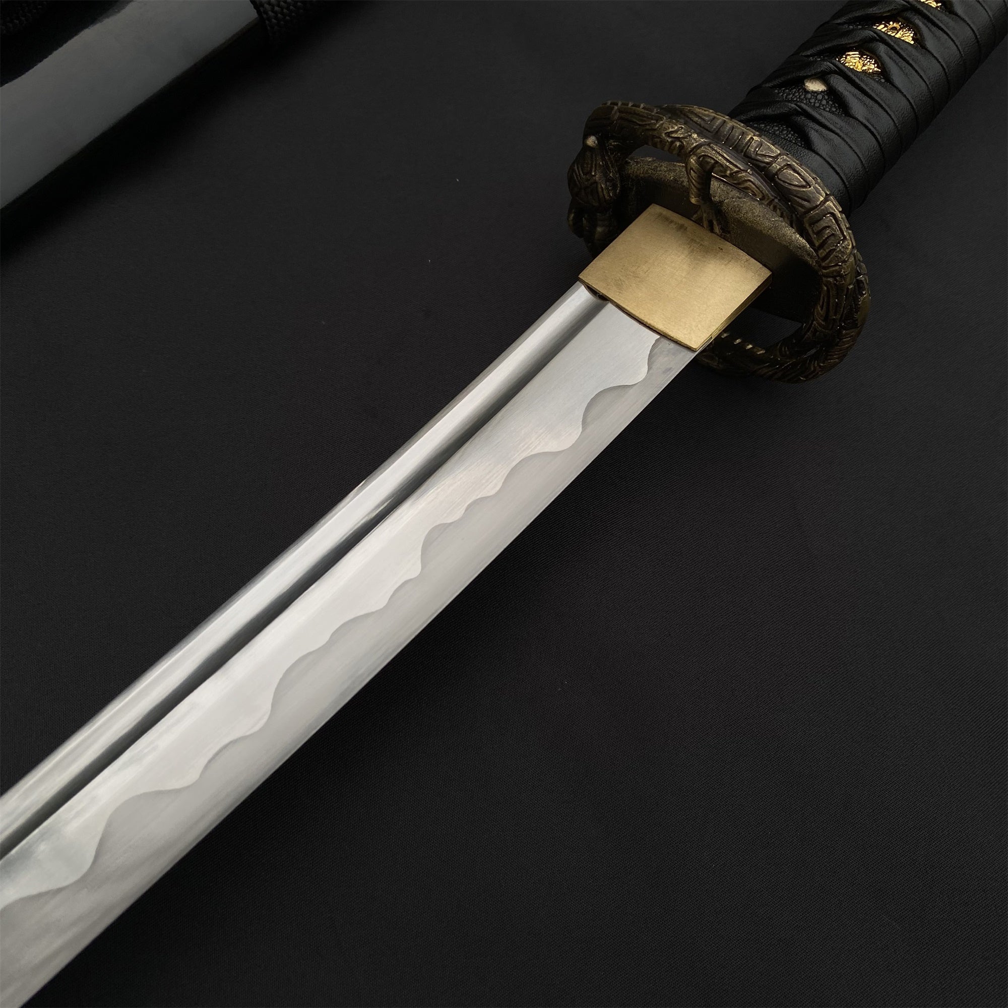 Skyrim Katana Blade Sword Akaviri Sword Manganese Steel IRL Replica - Tophatter Daily Deals