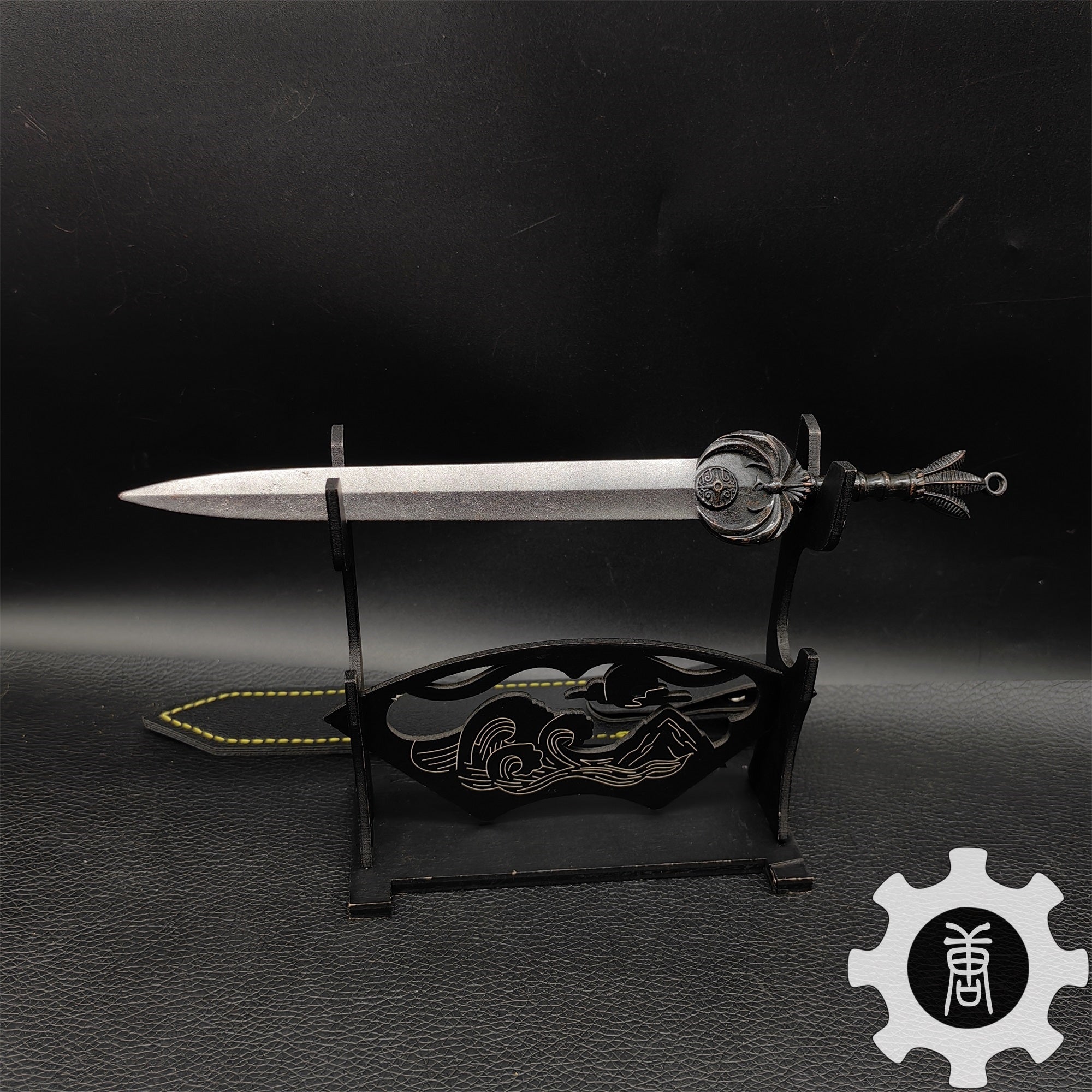 Skyrim Dragonborn Special Game Weapon Props 10 In 1 Pack Nightingale & Stand - Tophatter Daily Deals