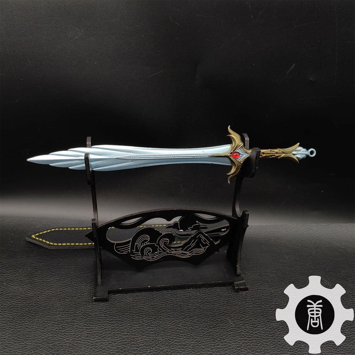 Skyrim Dragonborn Special Game Weapon Props 10 In 1 Pack Chillrend & Stand - Tophatter Daily Deals