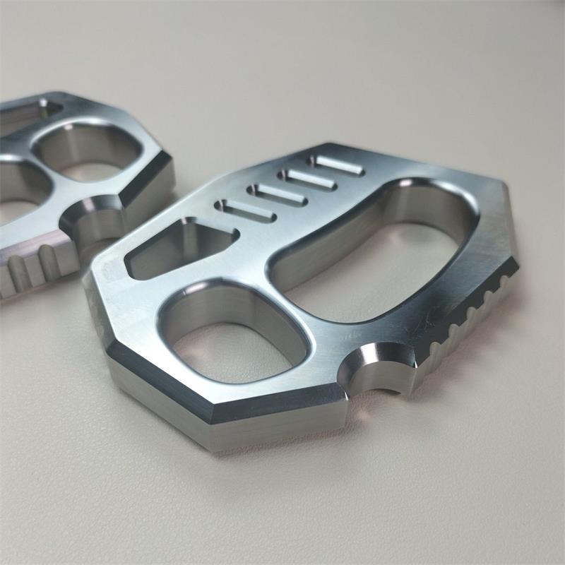 304 Precision Solid Steel Knuckle Duster - Tophatter Daily Deals