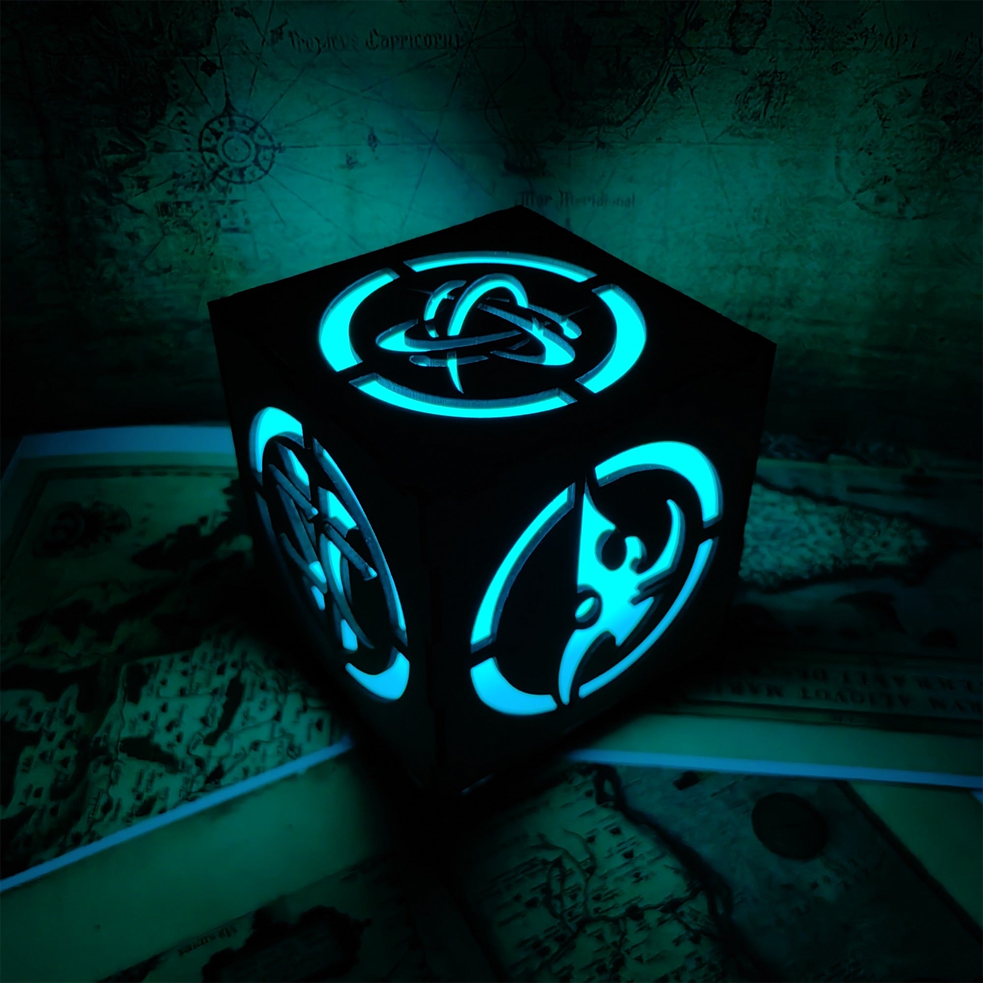 Hybrid Protoss Inspired Wood Cube Light Desk Decor - Tophatter Daily Deals