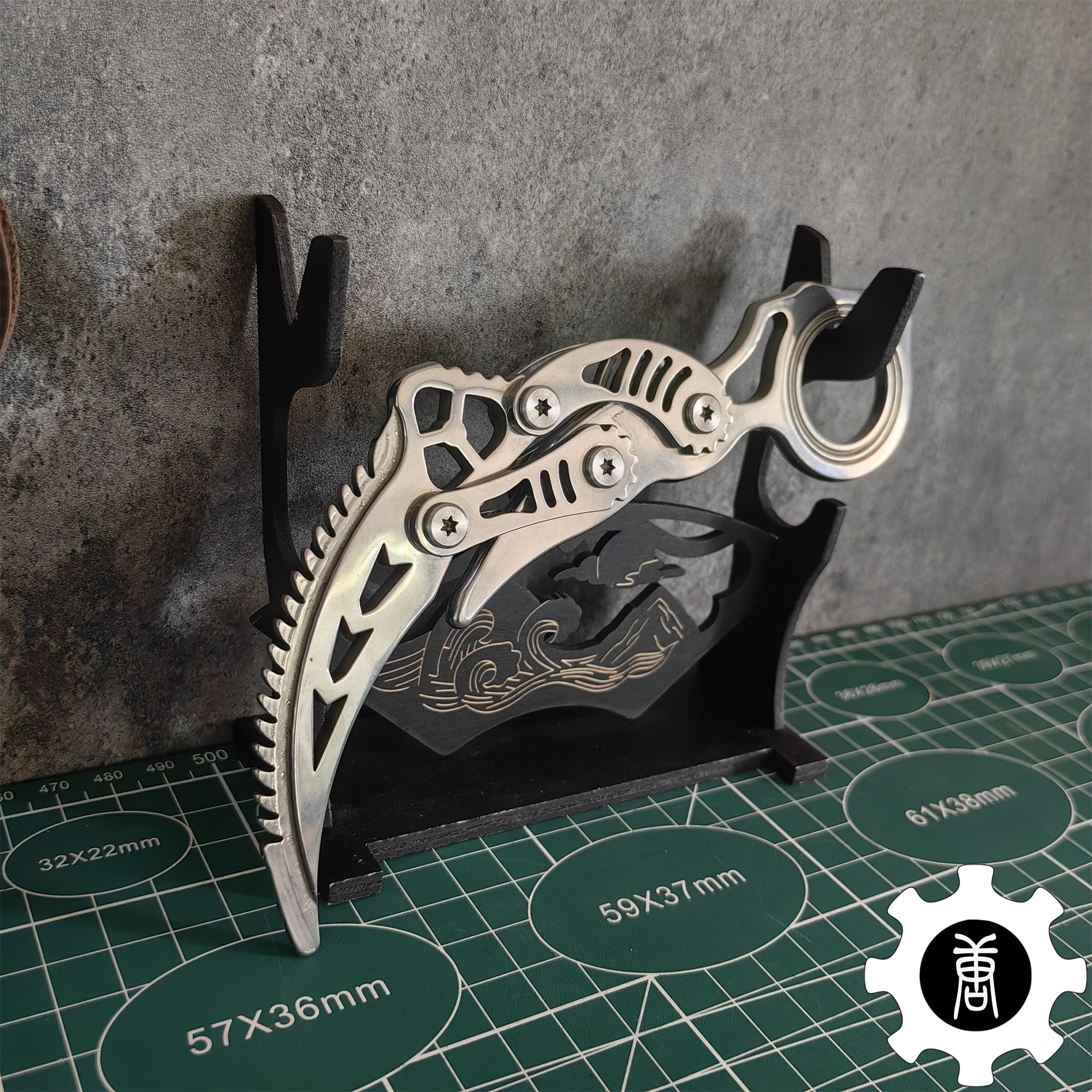 High-End Steel Karambit Knife Blunt Blade Karambit Trainer - Tophatter Daily Deals