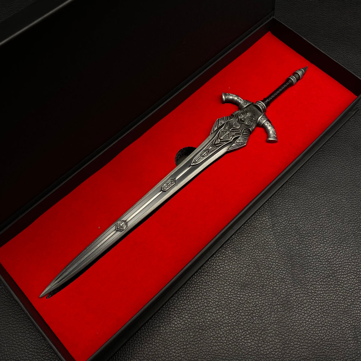 Hot Game Mini Greatsword Metal Miniature 22 Options Classical Wolf Knight's Greatsword - Tophatter Daily Deals