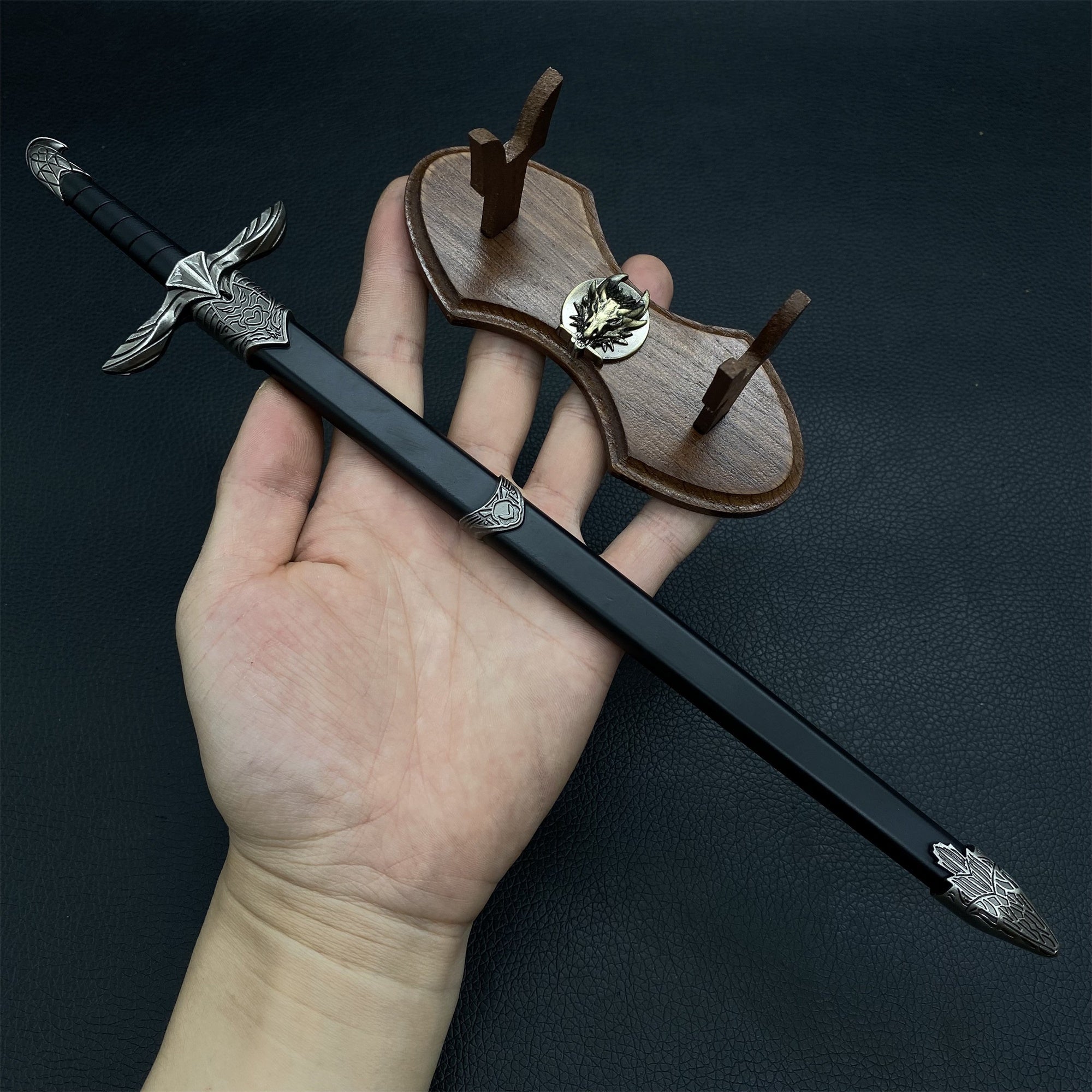 Sword of Altaïr Metal Miniature 30CM/11.8" Sword & Stand - Tophatter Daily Deals