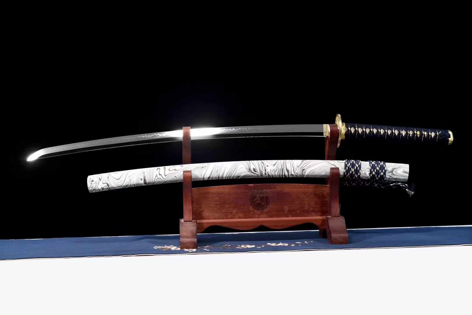 T10 Wave Katana with Mirror-Polished Finish - Tophatter Daily Deals