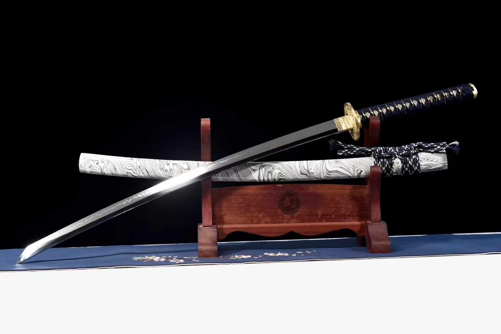 T10 Wave Katana with Mirror-Polished Finish - Tophatter Daily Deals
