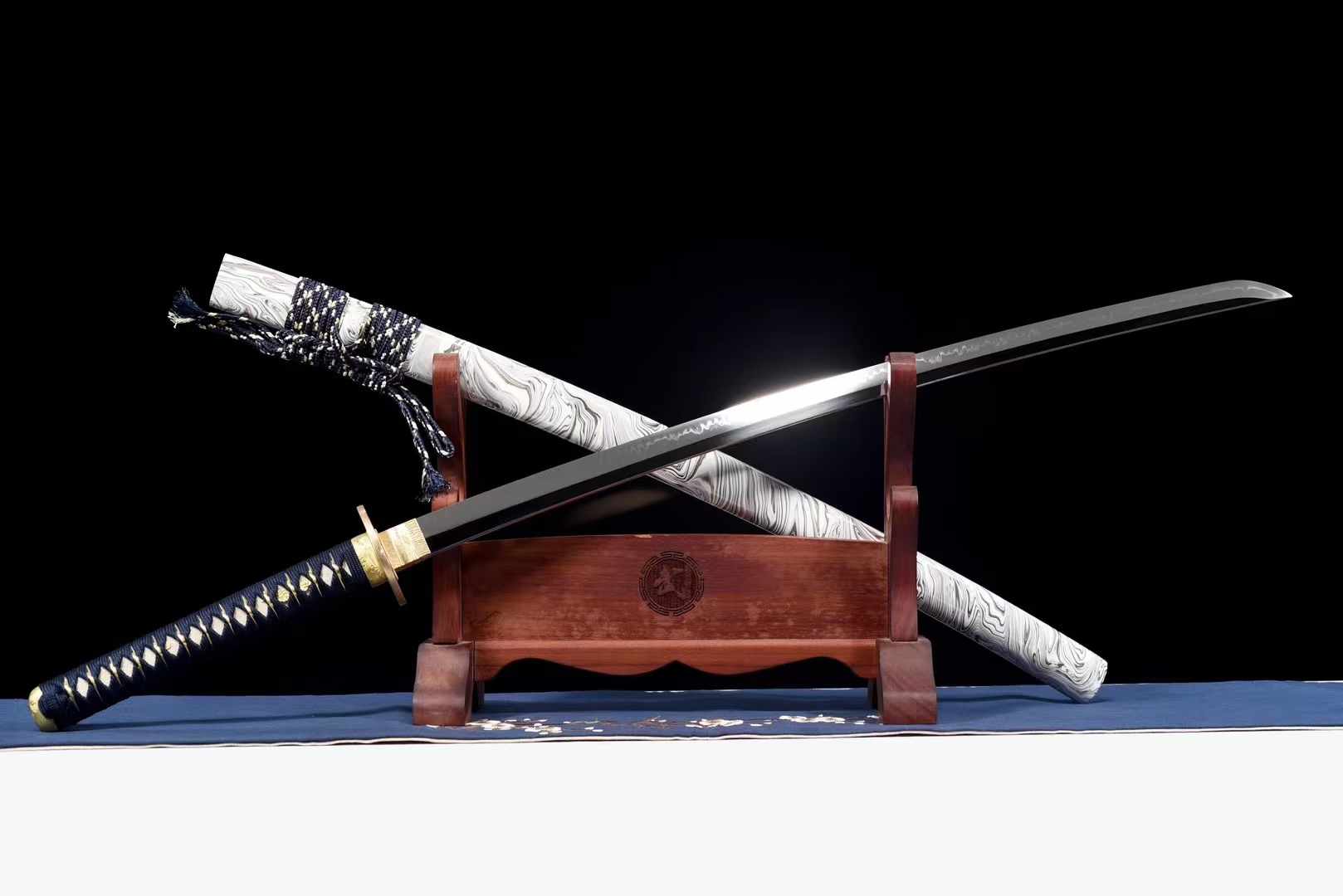 T10 Wave Katana with Mirror-Polished Finish - Tophatter Daily Deals