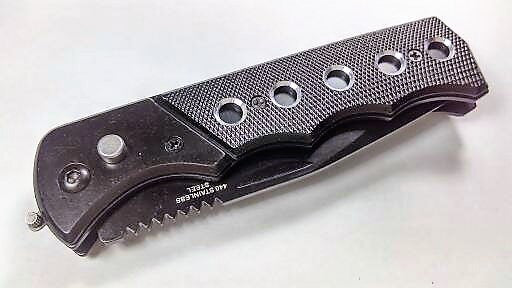 Black Tactical Diamond Grip Automatic Knife Serrated w/ Saftey Lock Knife-Auto - Tophatter Daily Deals