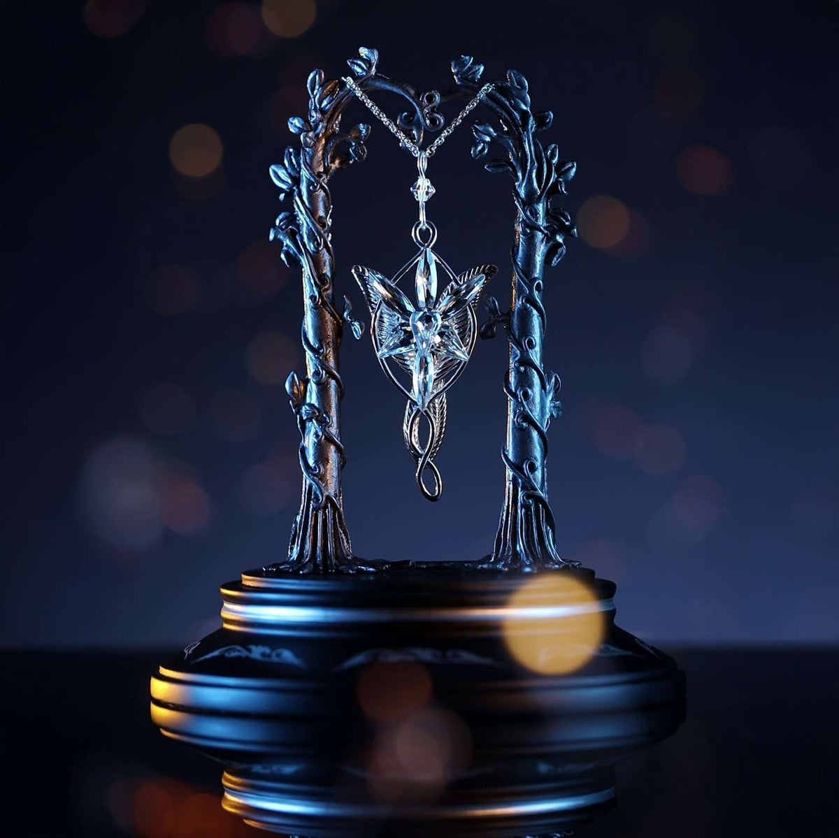 The Lord Of The Rings - Official Display Case For Arwen Evenstar Pendant Necklace - Tophatter Daily Deals