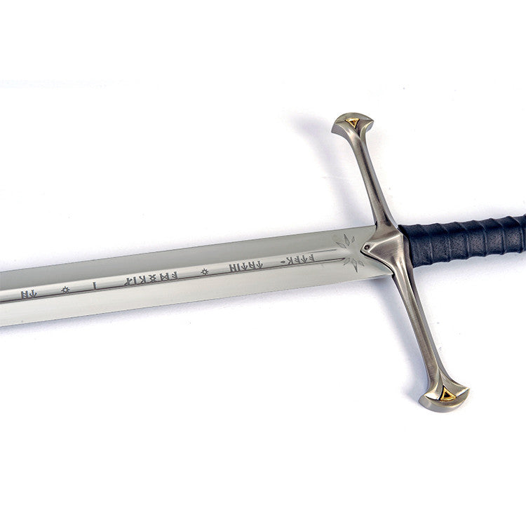The Lord Of The Rings - Deluxe Anduril With Display Plaque & Scabbard Sword Display Plaque - Tophatter Daily Deals
