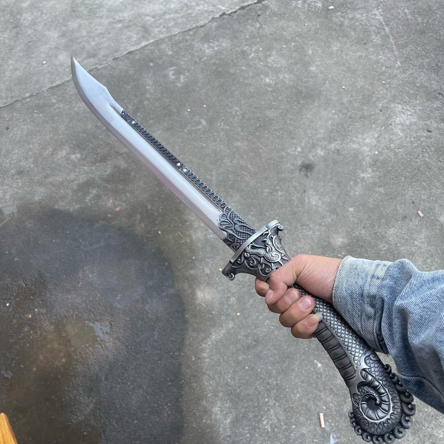 Tiger Tamer Dragon Slayer Saber - Tophatter Daily Deals