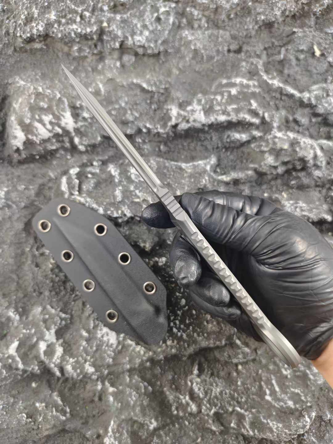 Titanium Alloy T-Ray Dagger - Tophatter Daily Deals