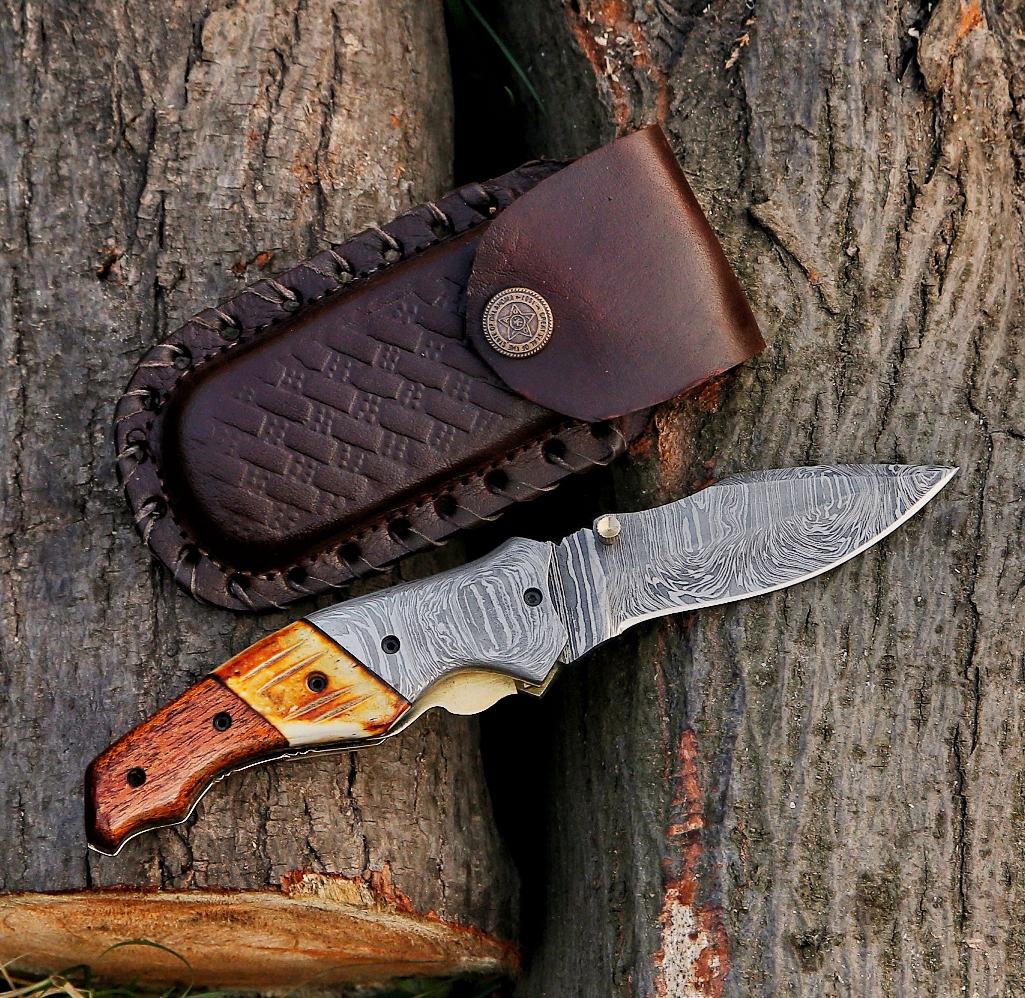 8.9" Damascus Steel Custom Handmade Folding Pocket Knife - TOPHATTER'S ARMORY DEALS Collectible Weapons - Tophatter Daily Deals