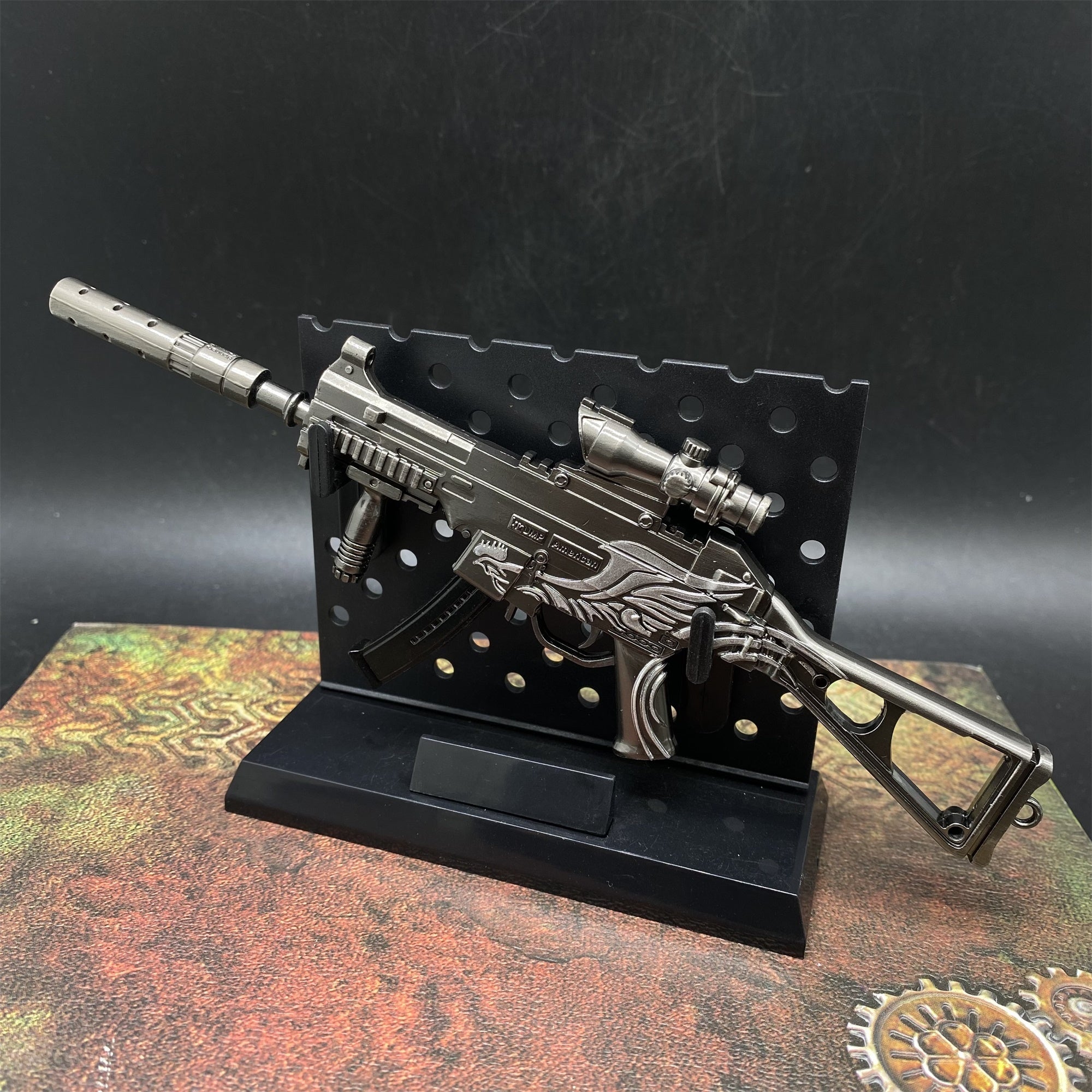 UMP.45 Submachine Mental Miniature Gun 14CM/5.5" Wih Plastic Stand - Tophatter Daily Deals