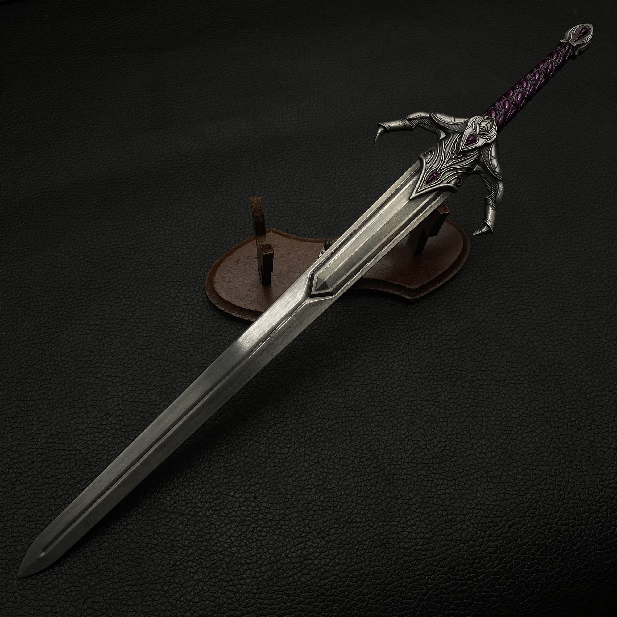 Umbra Sword Oblivion Metal Replica 1/3 Scale - Tophatter Daily Deals