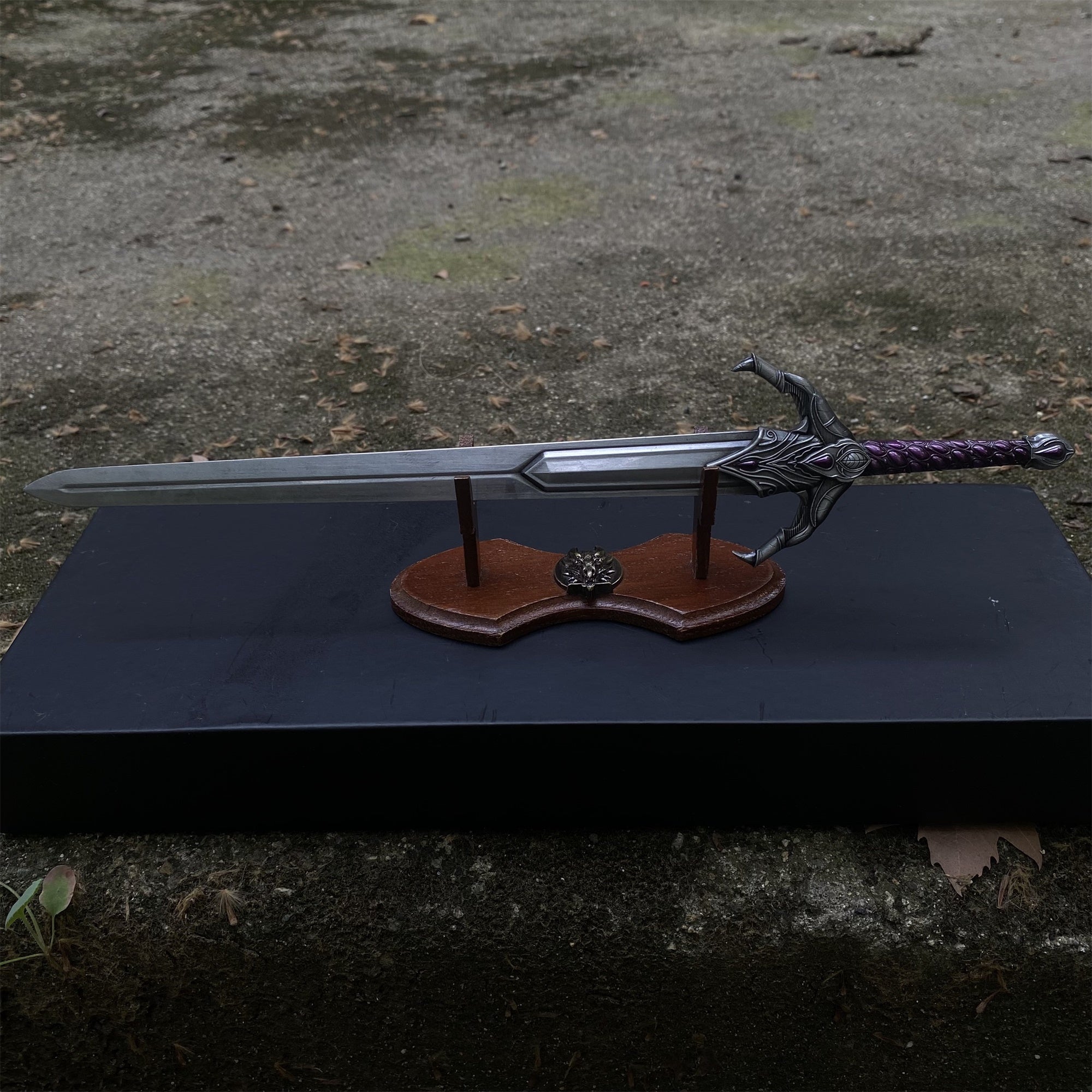 Umbra Sword Oblivion Metal Replica 1/3 Scale - Tophatter Daily Deals