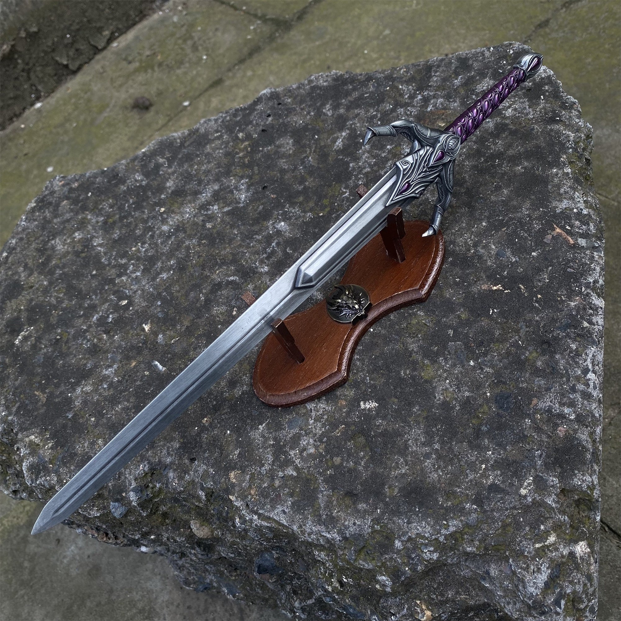 Umbra Sword Oblivion Metal Replica 1/3 Scale - Tophatter Daily Deals