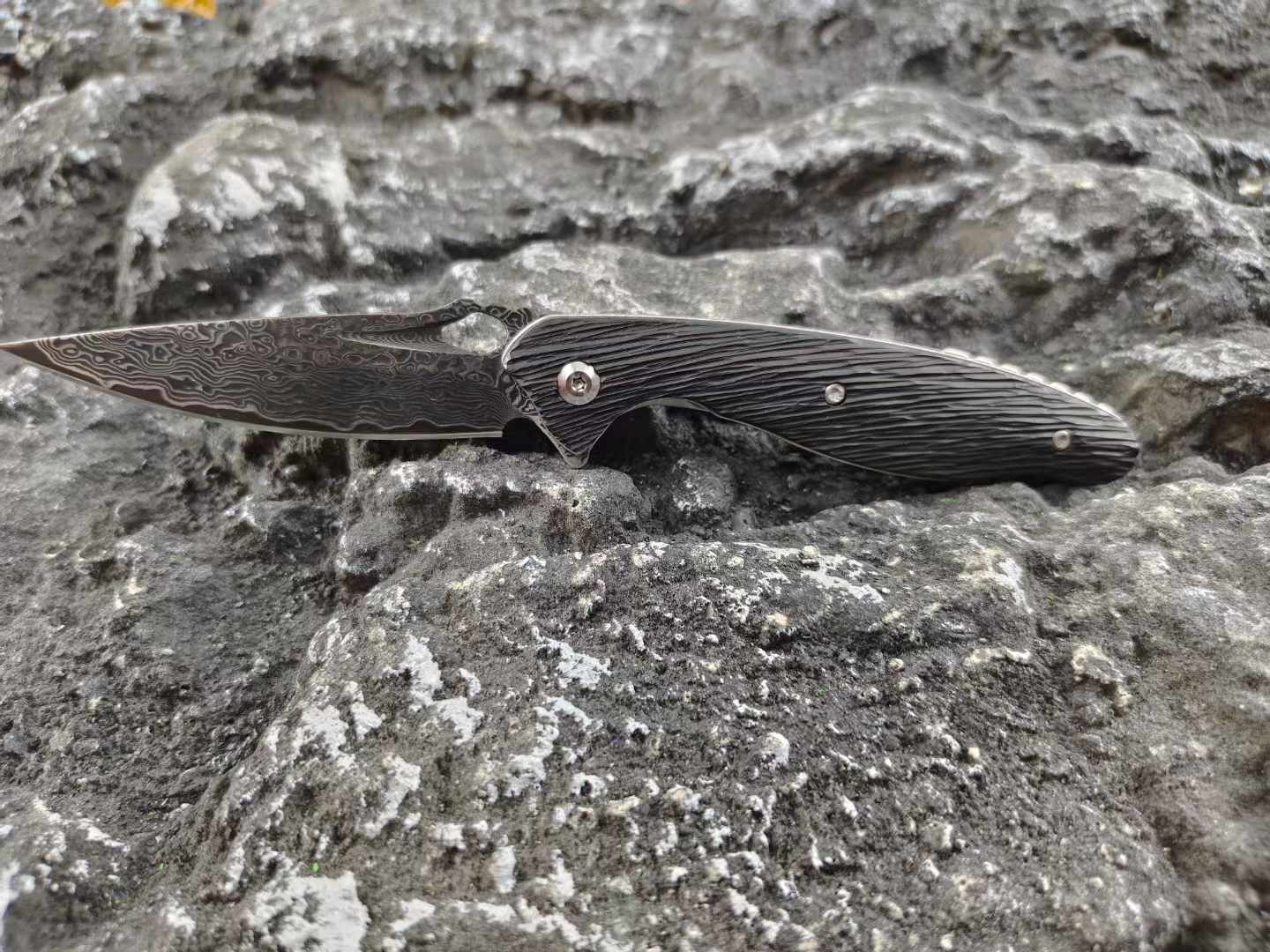 VG10 Damascus Seahorse Folding Knife - Tophatter Daily Deals