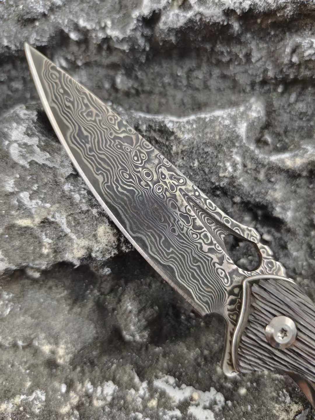 VG10 Damascus Seahorse Folding Knife - Tophatter Daily Deals